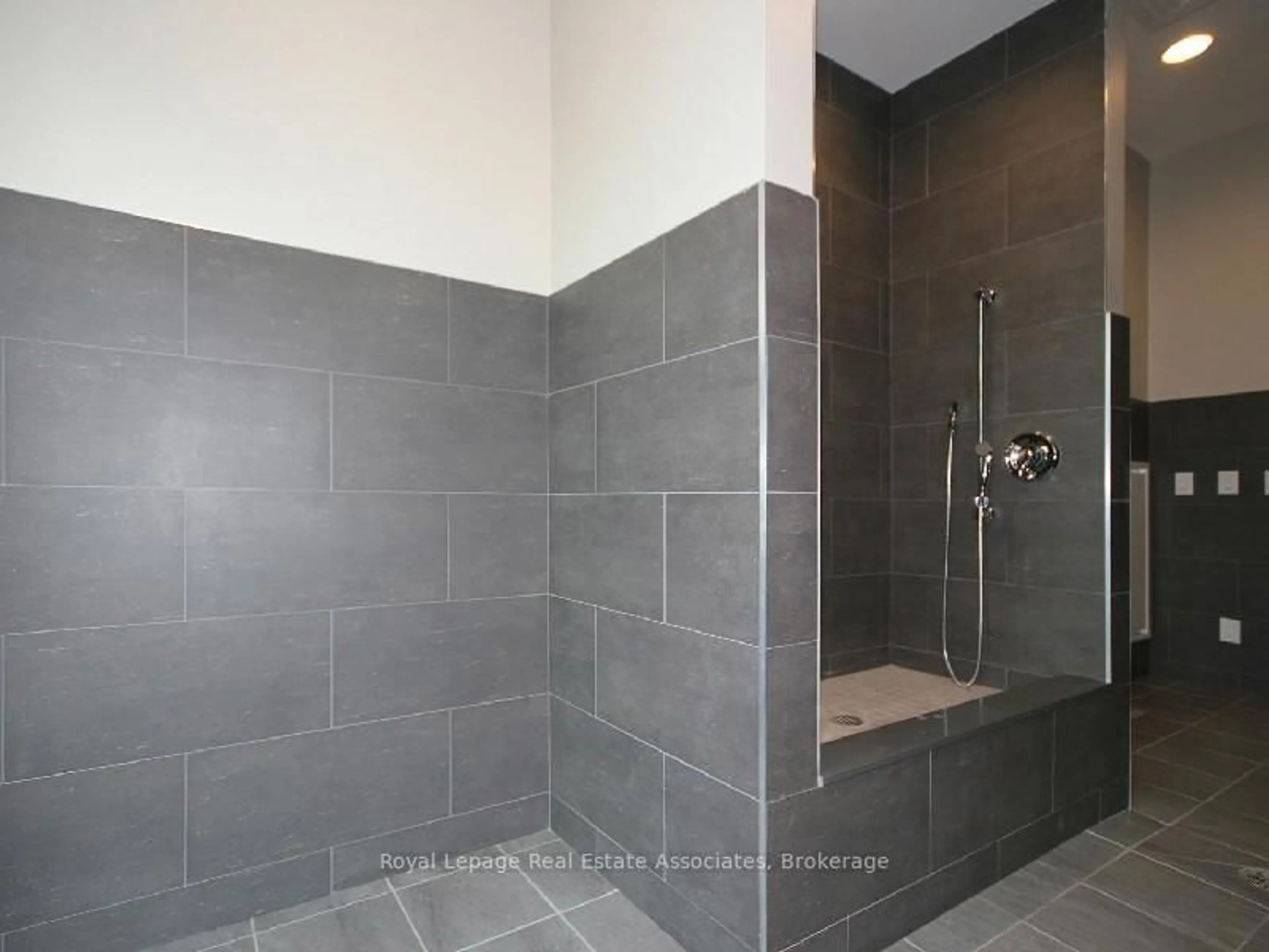 Contemporary bathroom, ceramic/tile floor for 11 Bronte Rd #426, Oakville Ontario L6L 0E1