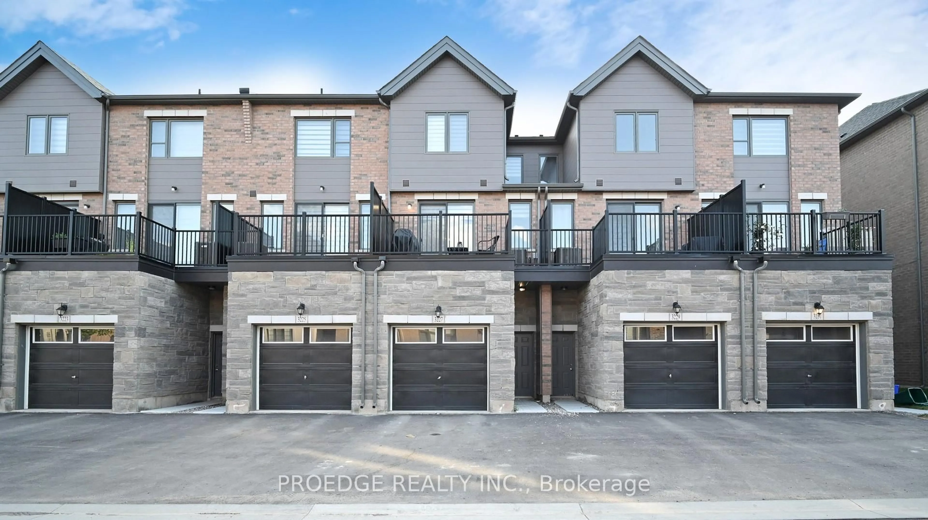 Home with brick exterior material, street for 3227 Sixth Line, Oakville Ontario L6H 0V9