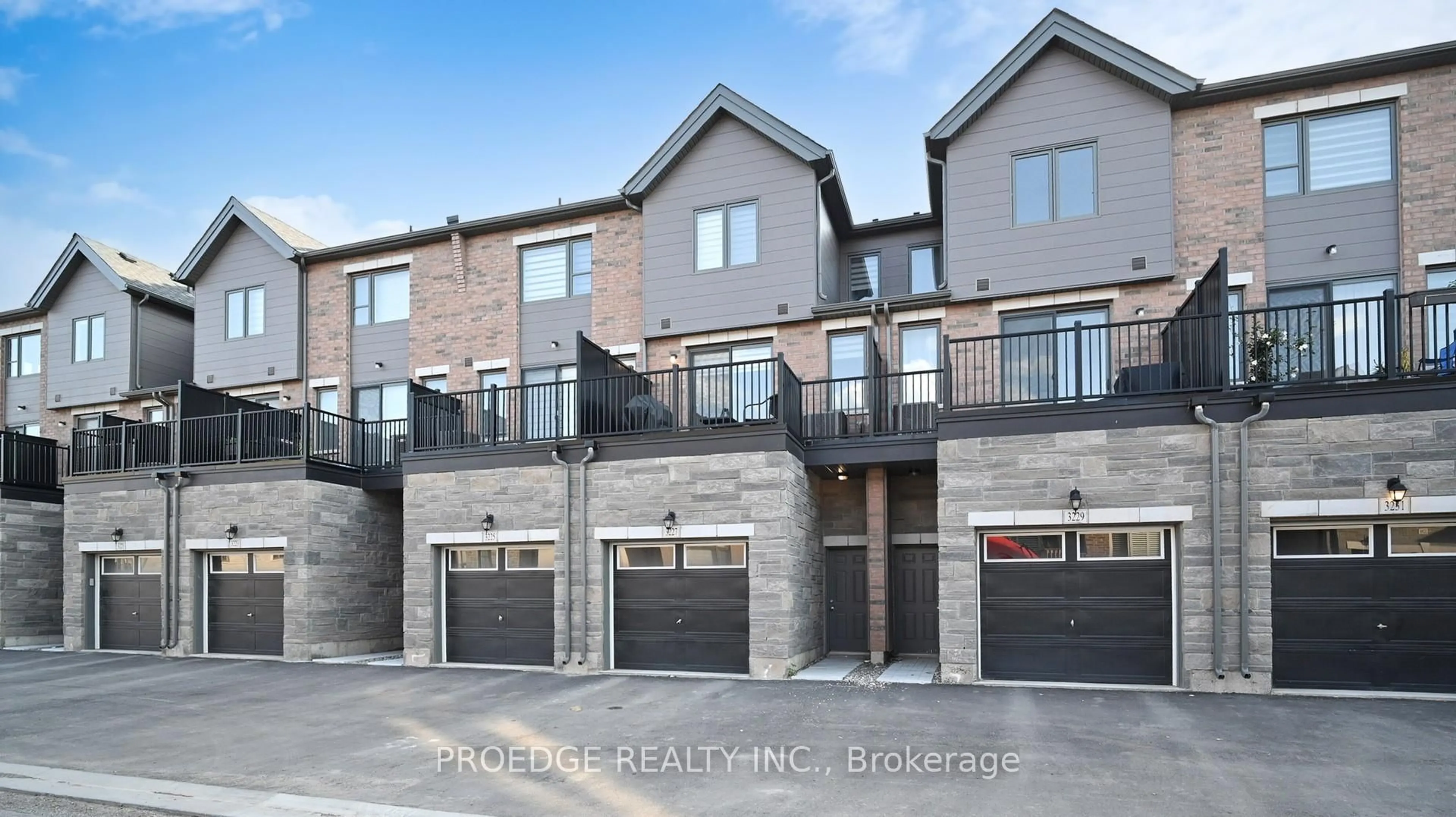 Home with brick exterior material, street for 3227 Sixth Line, Oakville Ontario L6H 0V9