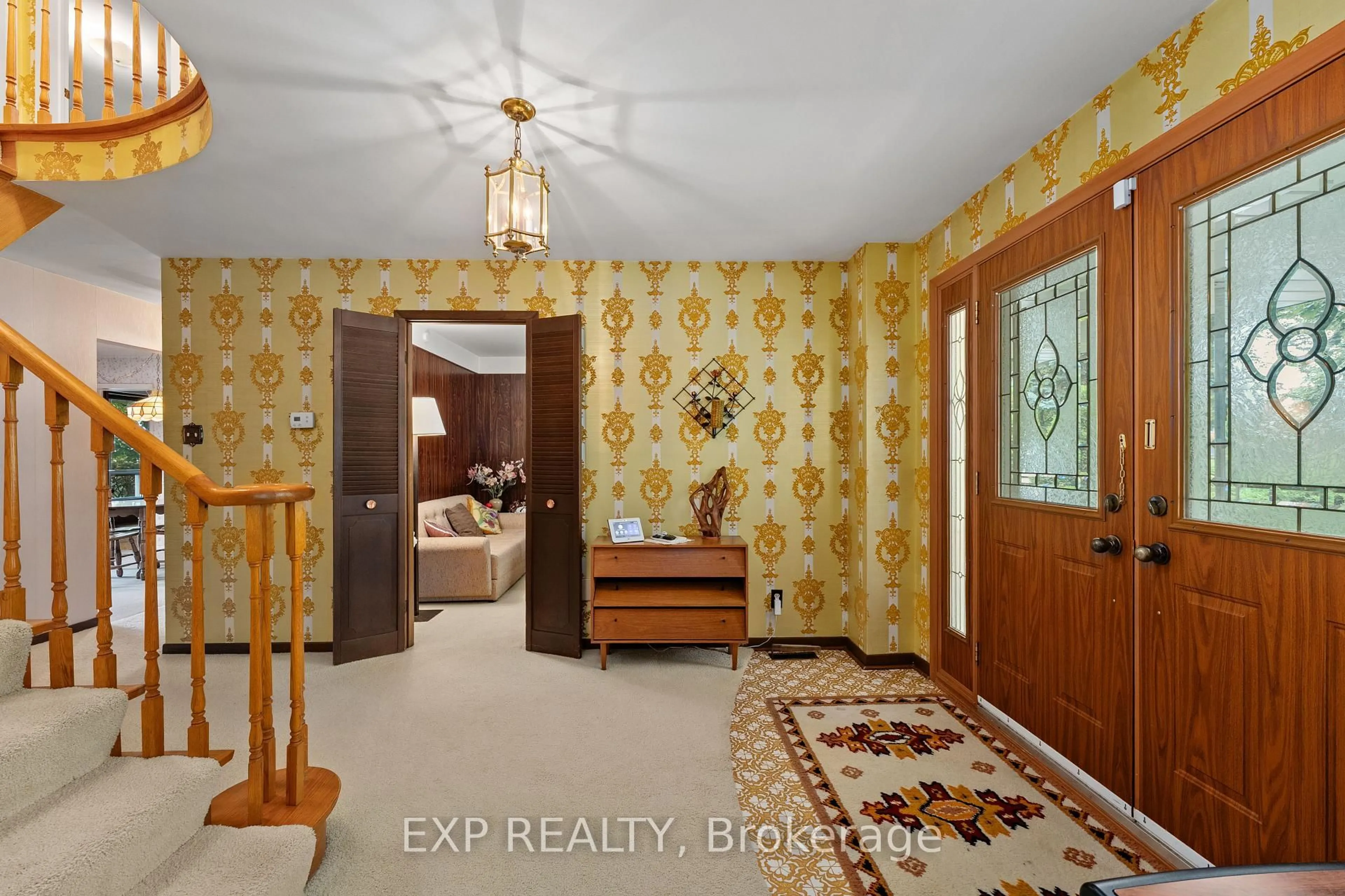 Indoor entryway for 2225 Stillmeadow Rd, Mississauga Ontario L5B 1X5