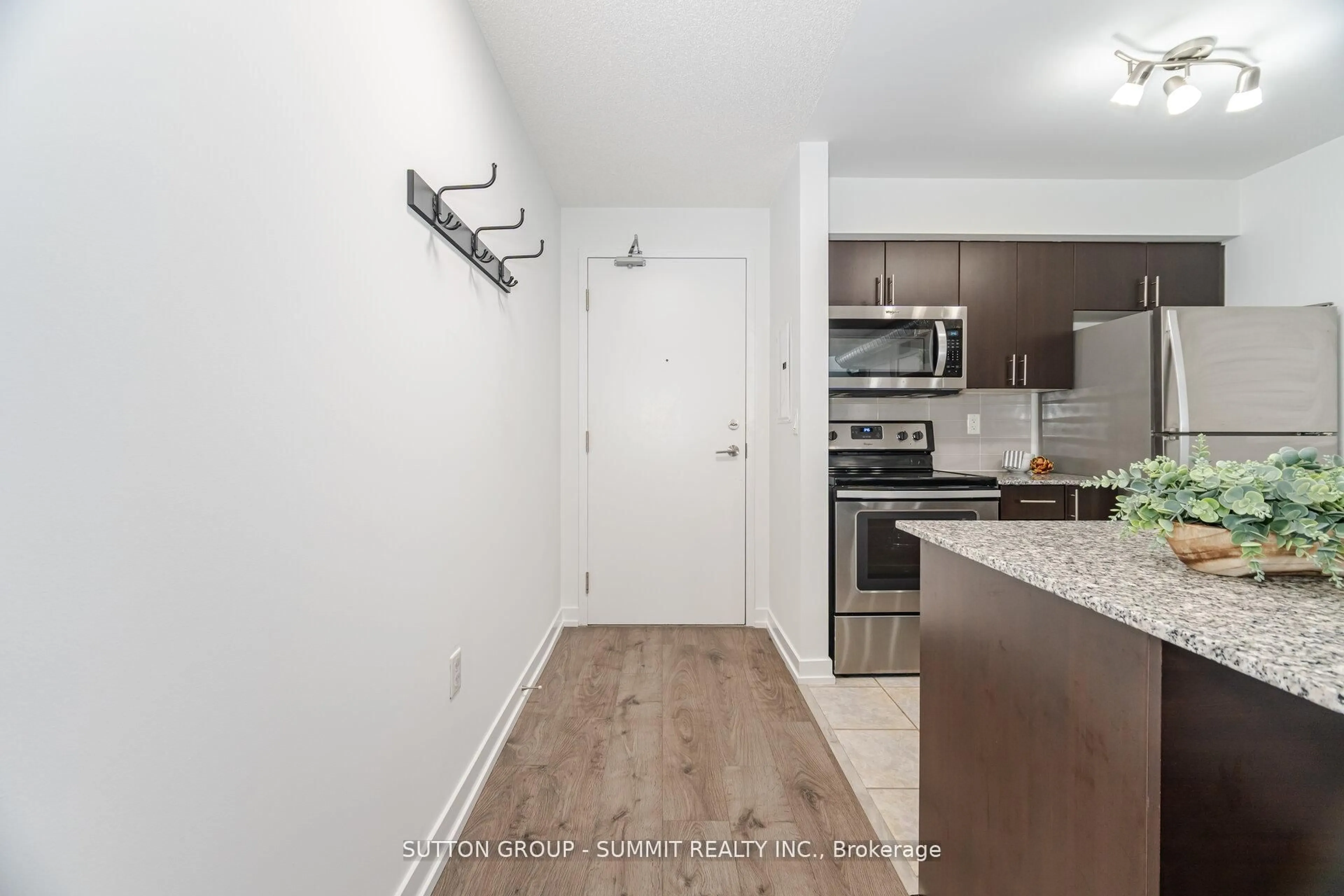 Standard kitchen, unknown for 1410 DUPONT St #311, Toronto Ontario M6H 0B6