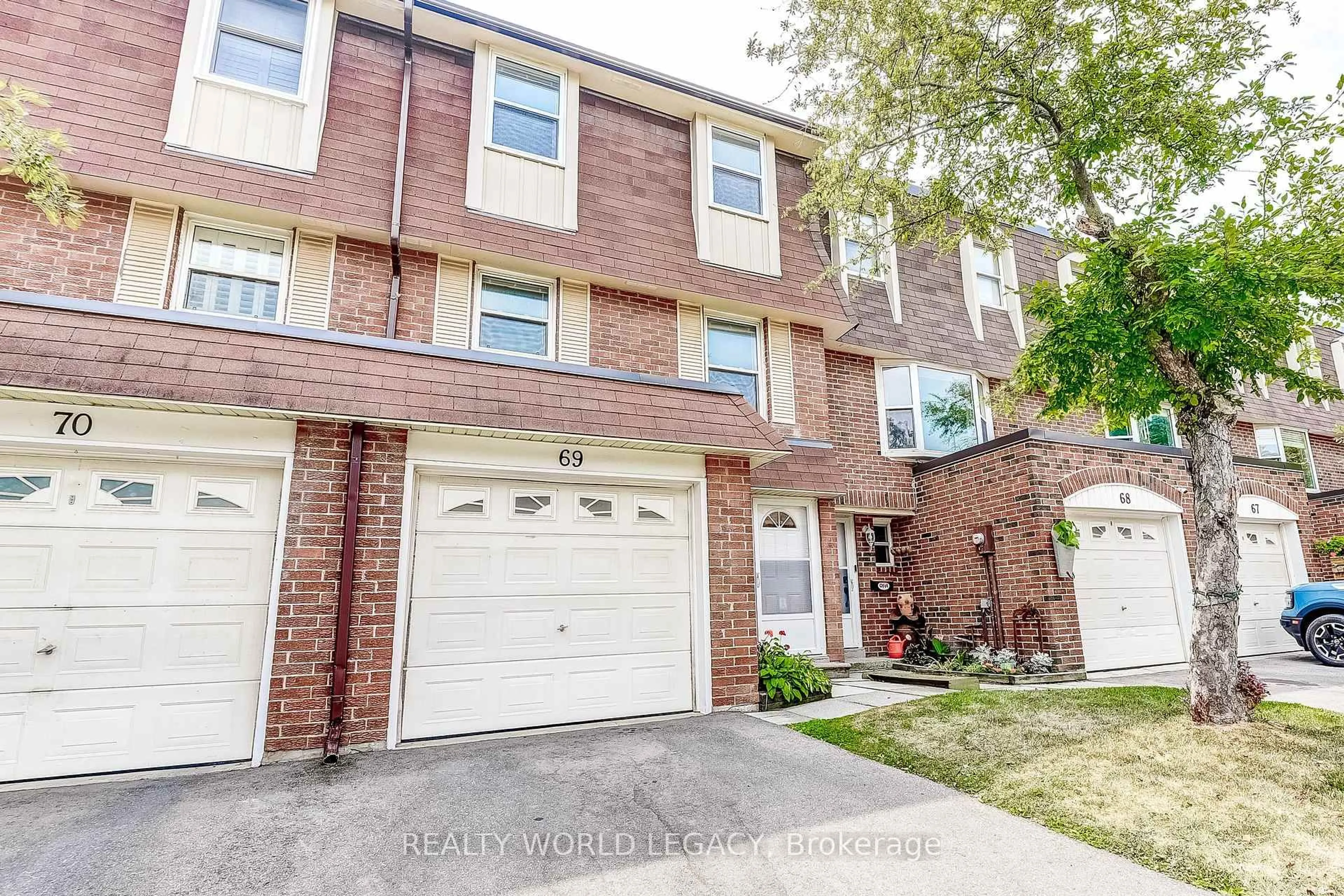 Home with brick exterior material, street for 235 Bronte St #69, Milton Ontario L9T 3V8