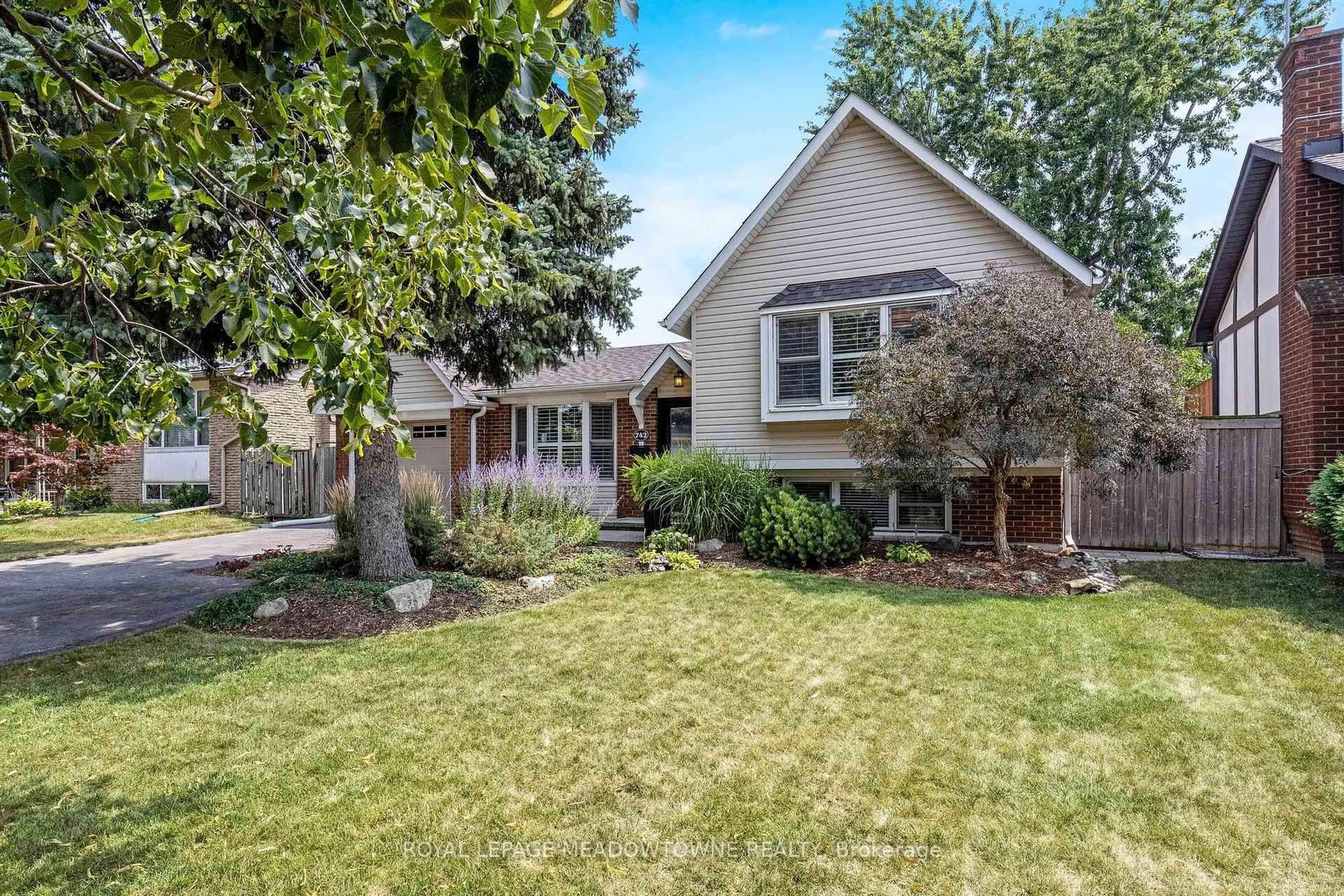 Unknown for 742 Willow Ave, Milton Ontario L9T 3E6