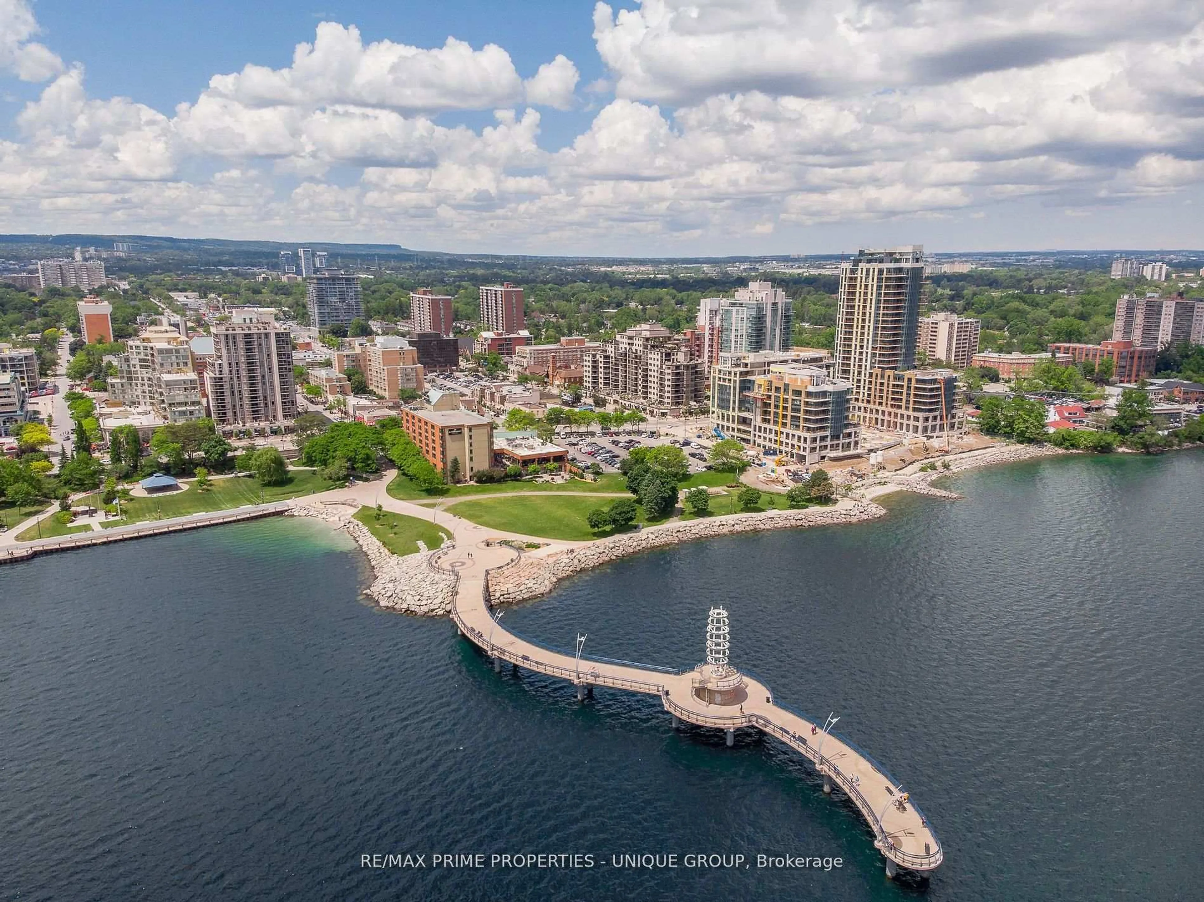 A pic from outside/outdoor area/front of a property/back of a property/a pic from drone, water/lake/river/ocean view for 2025 Maria St #501, Burlington Ontario L7R 0E9