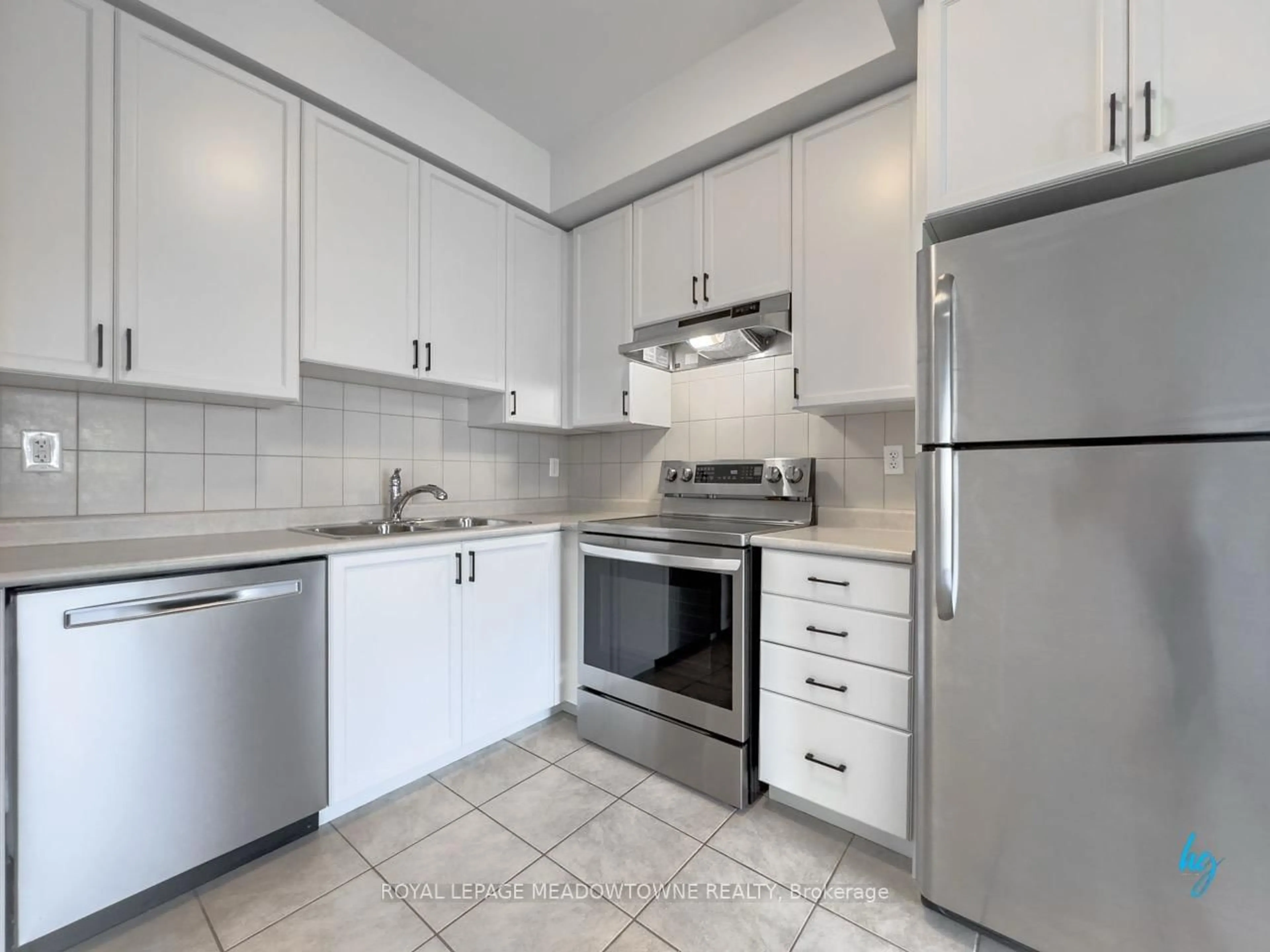 Standard kitchen, unknown for 5705 Long Valley Rd #309, Mississauga Ontario L5M 0M3