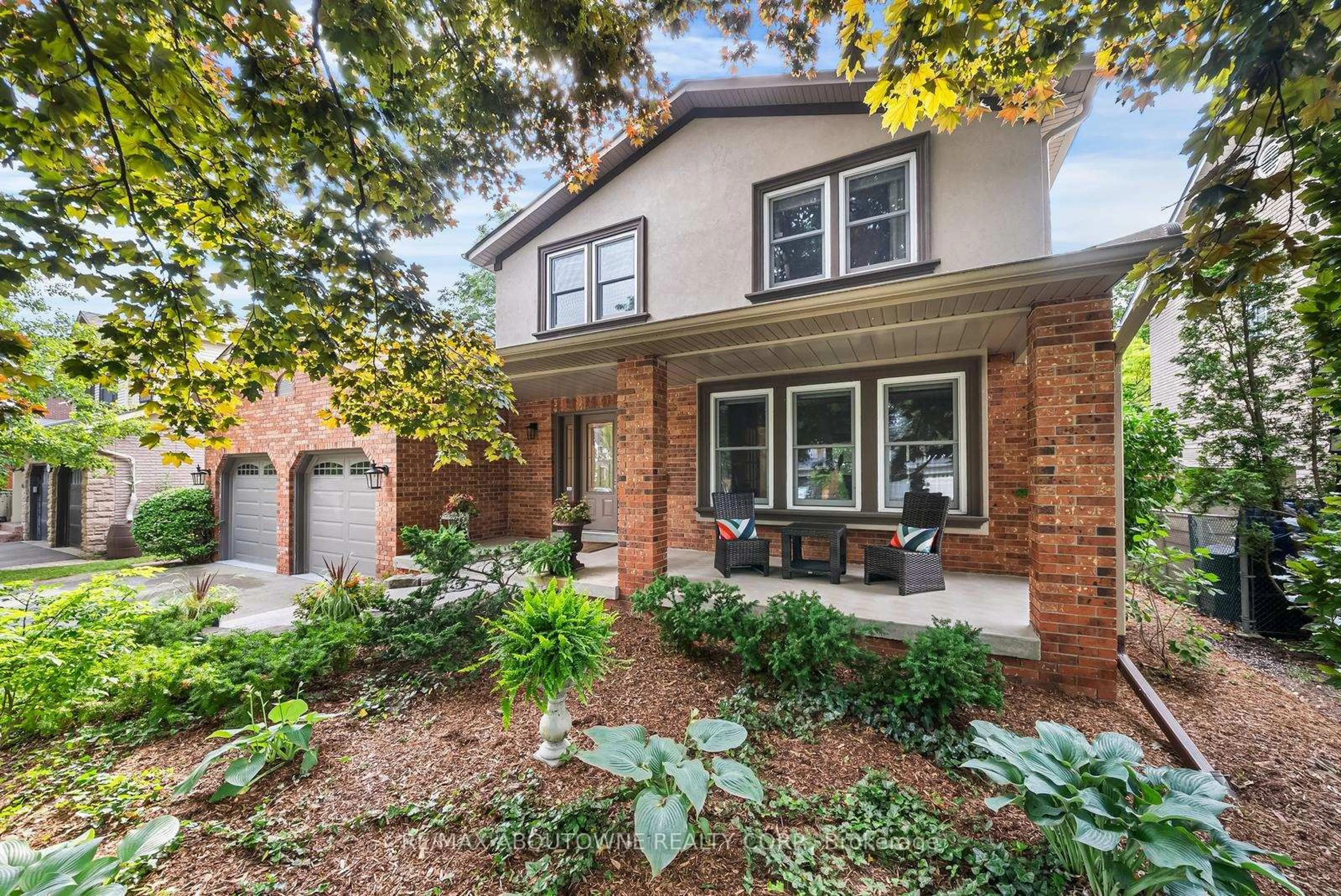 Home with brick exterior material, street for 2262 Constance Dr, Oakville Ontario L6J 6G4