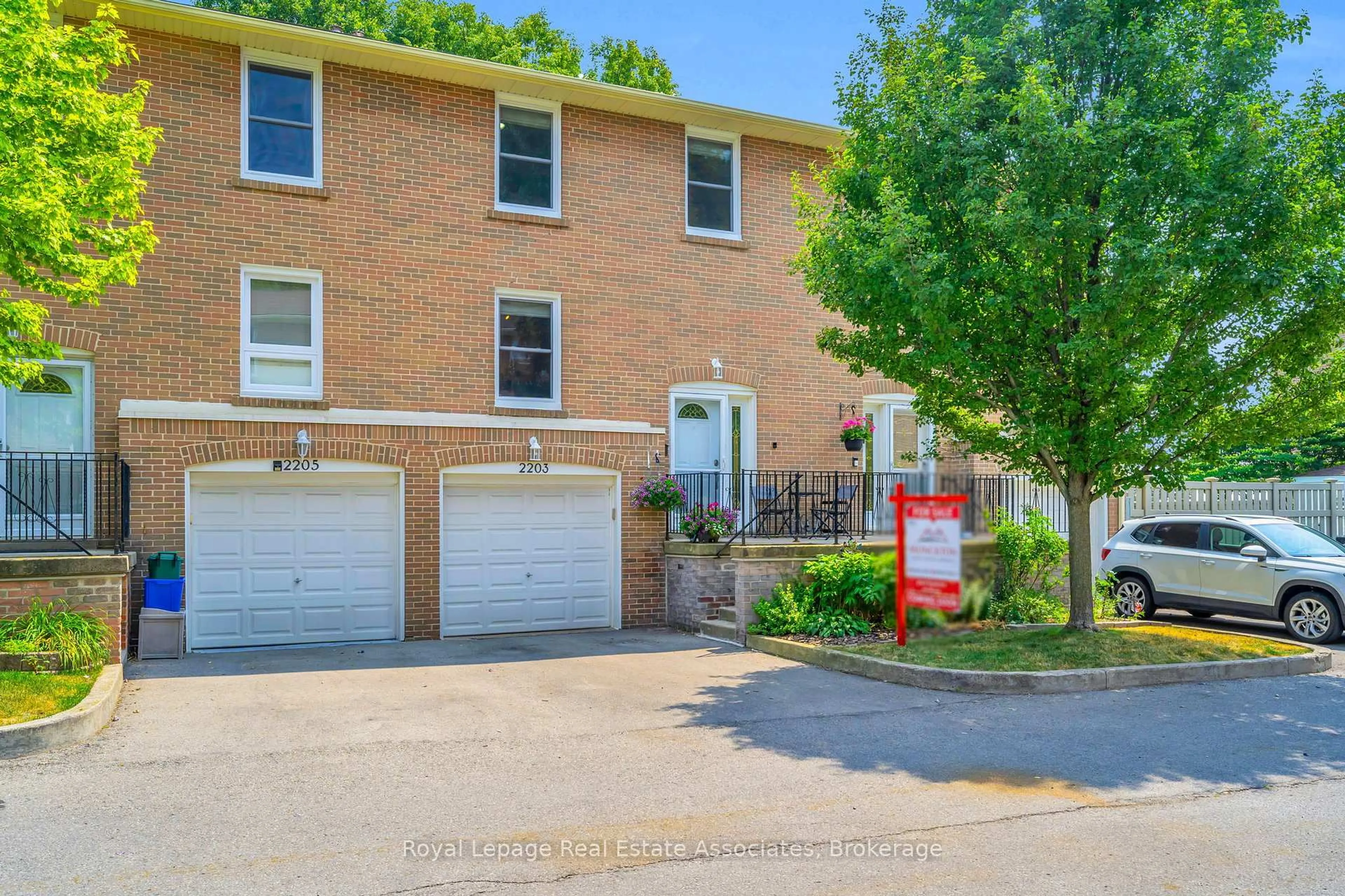 Home with brick exterior material, street for 2203 Mountain Grove Ave #11, Burlington Ontario L7P 2H8