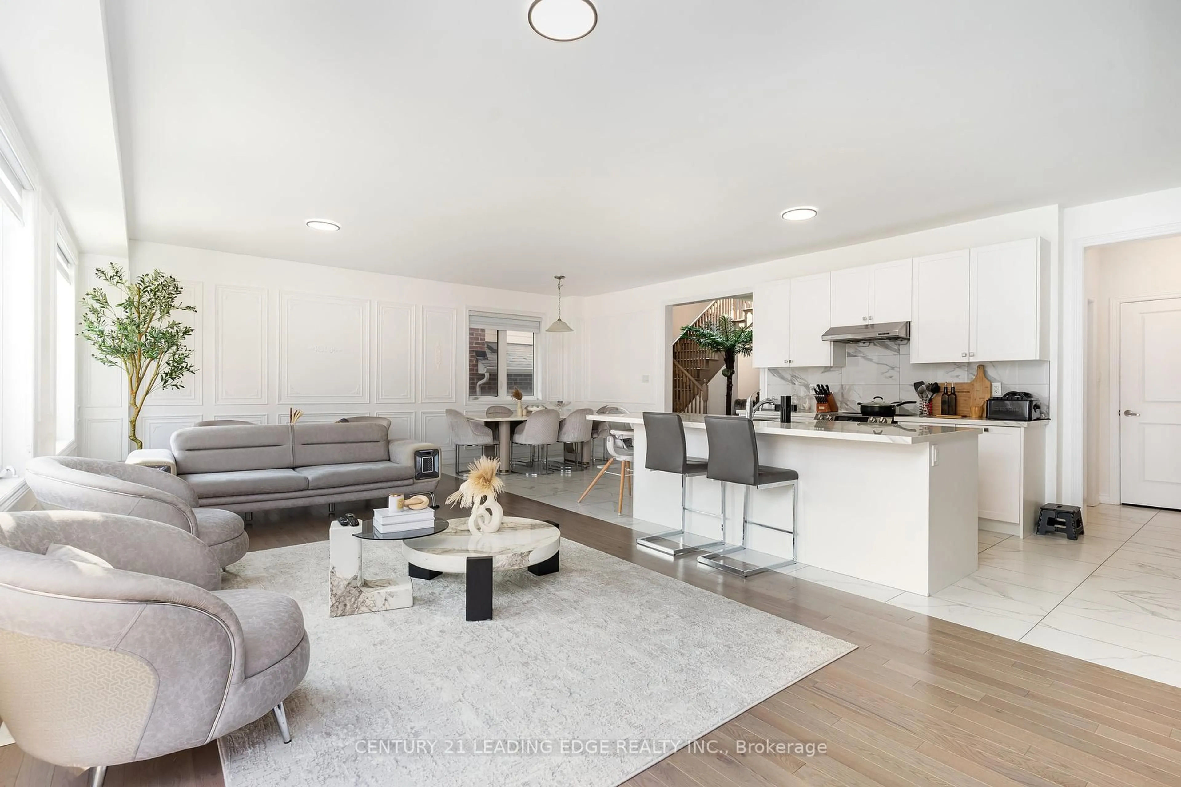 Open concept kitchen, unknown for 35 Petch Ave, Caledon Ontario L7C 4J7