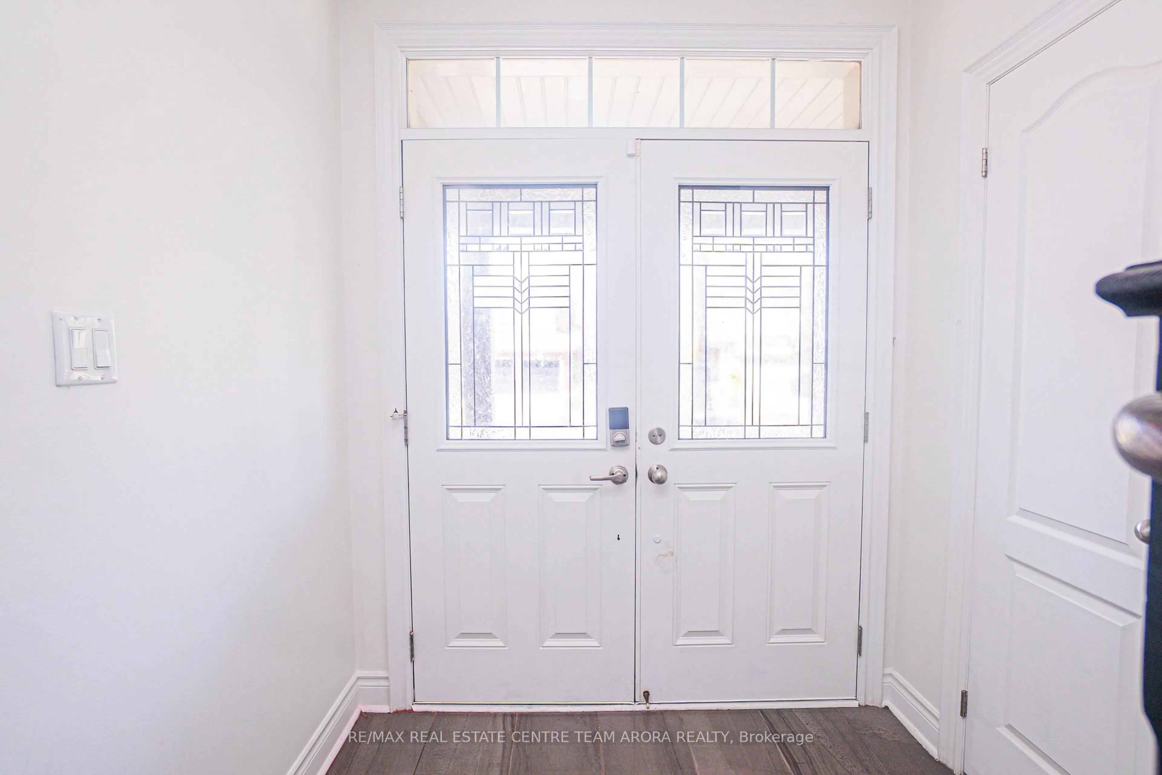 Indoor entryway for 51 Elwin Rd, Brampton Ontario L6X 5J7