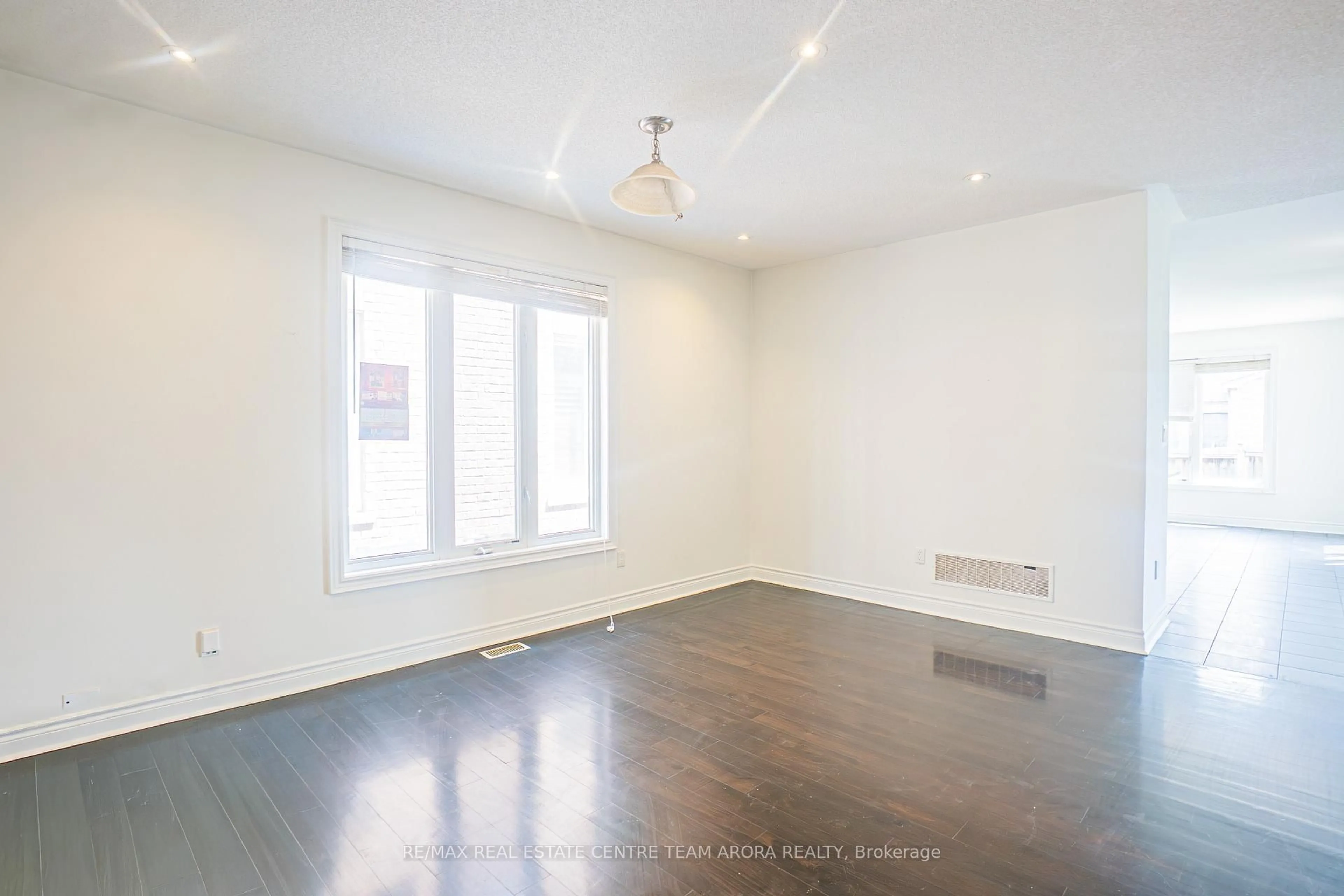A pic of a room for 51 Elwin Rd, Brampton Ontario L6X 5J7