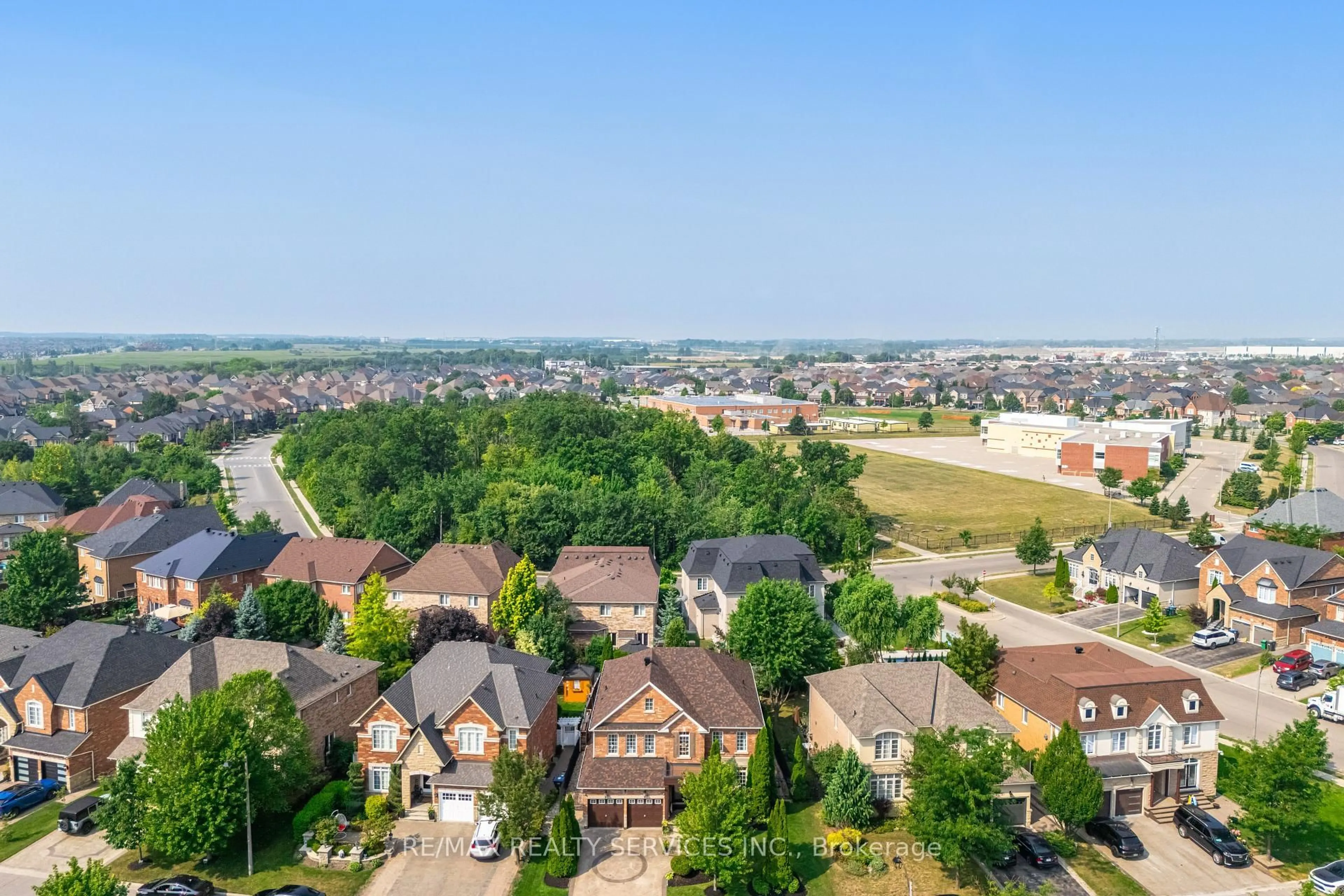A pic from outside/outdoor area/front of a property/back of a property/a pic from drone, city buildings view from balcony for 6 Hugo Rd, Brampton Ontario L6P 1W4
