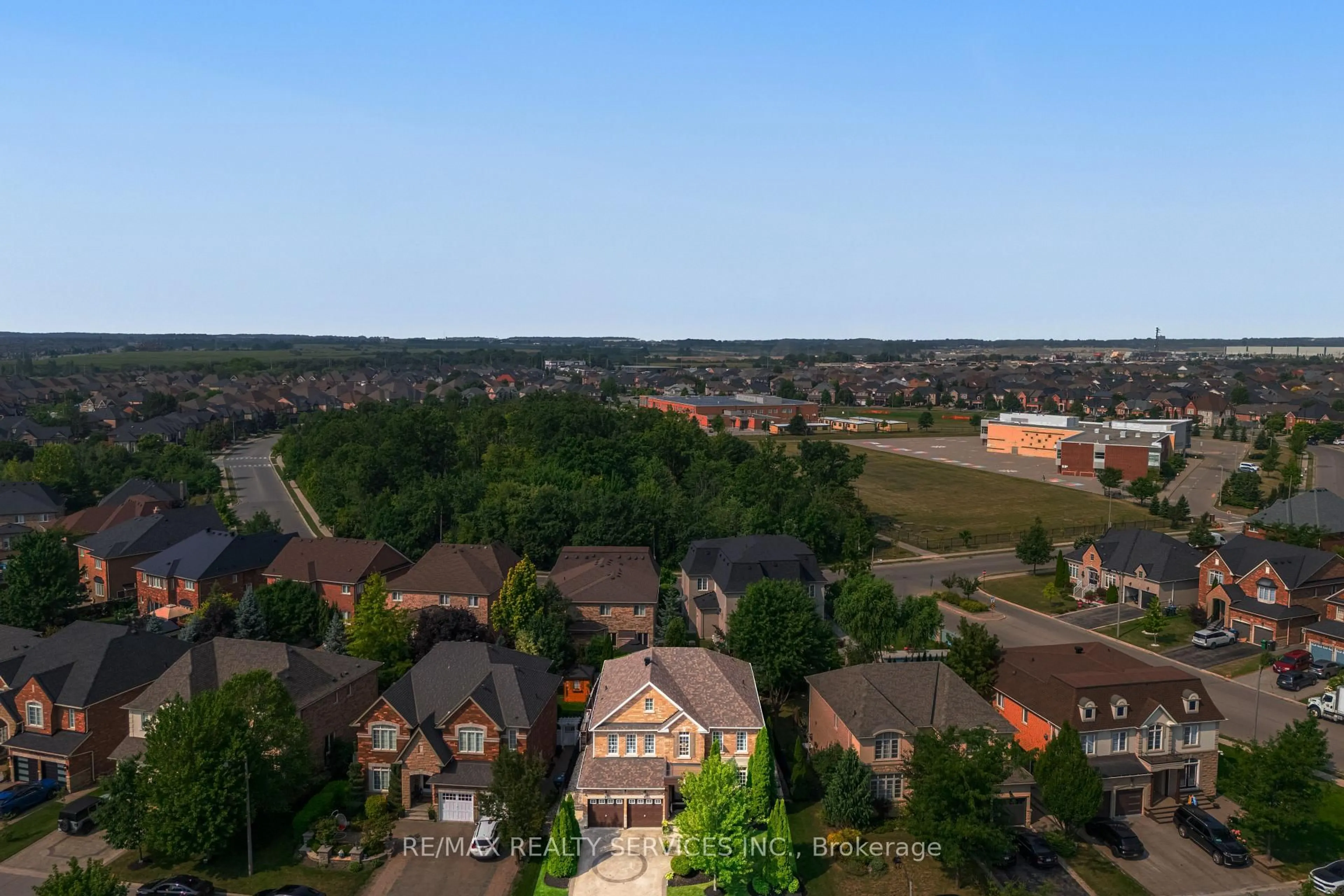 A pic from outside/outdoor area/front of a property/back of a property/a pic from drone, city buildings view from balcony for 6 Hugo Rd, Brampton Ontario L6P 1W4