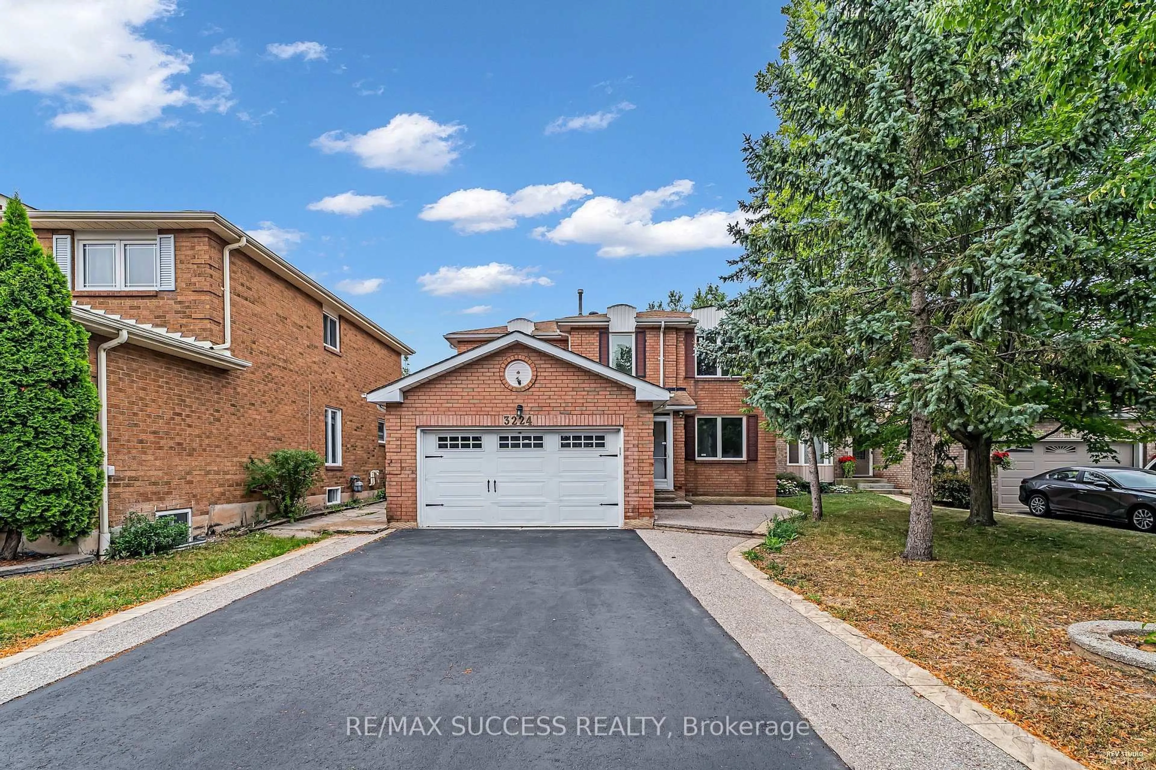 Home with brick exterior material, street for 3224 Turnstone Cres, Mississauga Ontario L5L 5L4