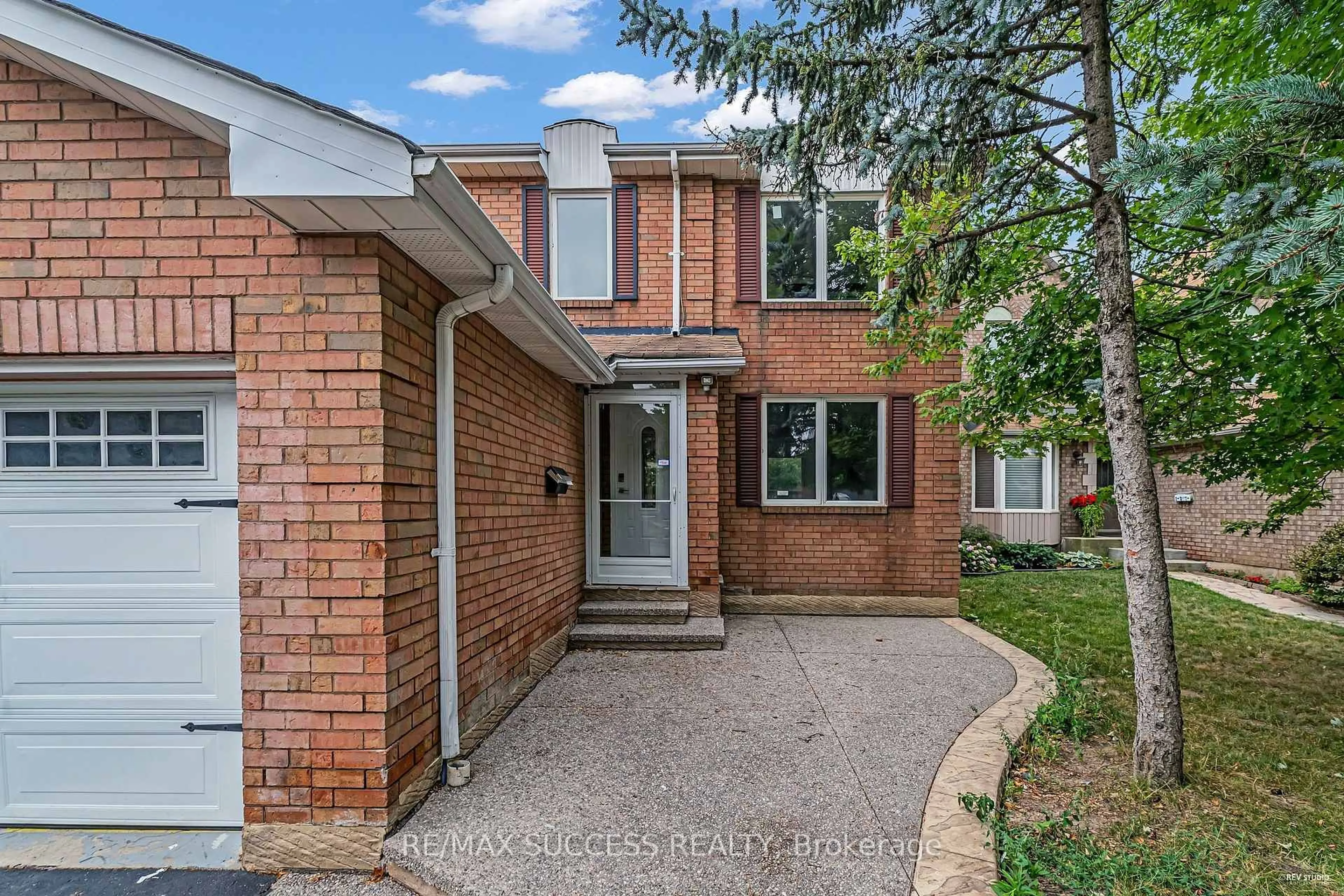 Home with brick exterior material, street for 3224 Turnstone Cres, Mississauga Ontario L5L 5L4