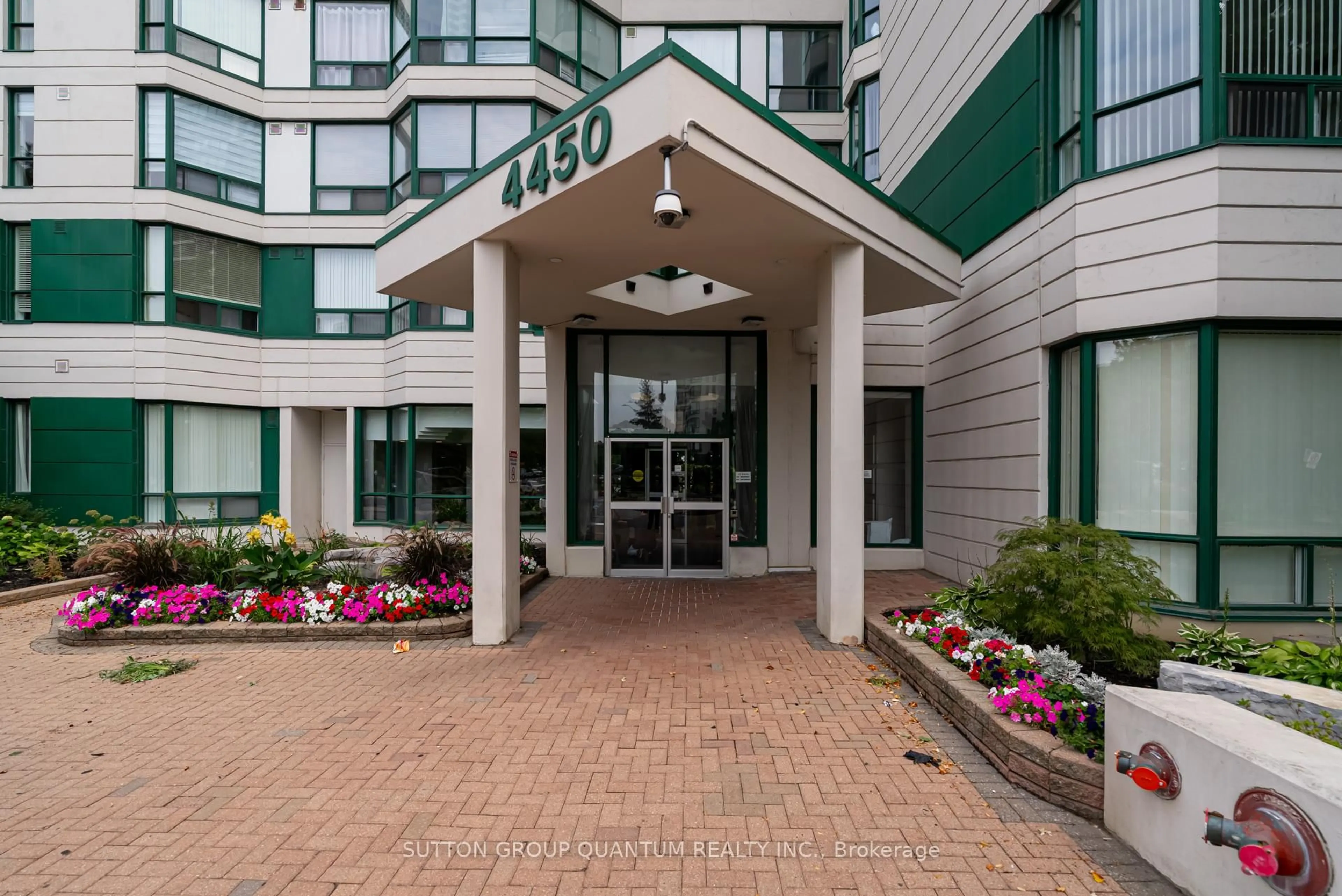 Indoor foyer for 4450 Tucana Crt #606, Mississauga Ontario L5R 3R4