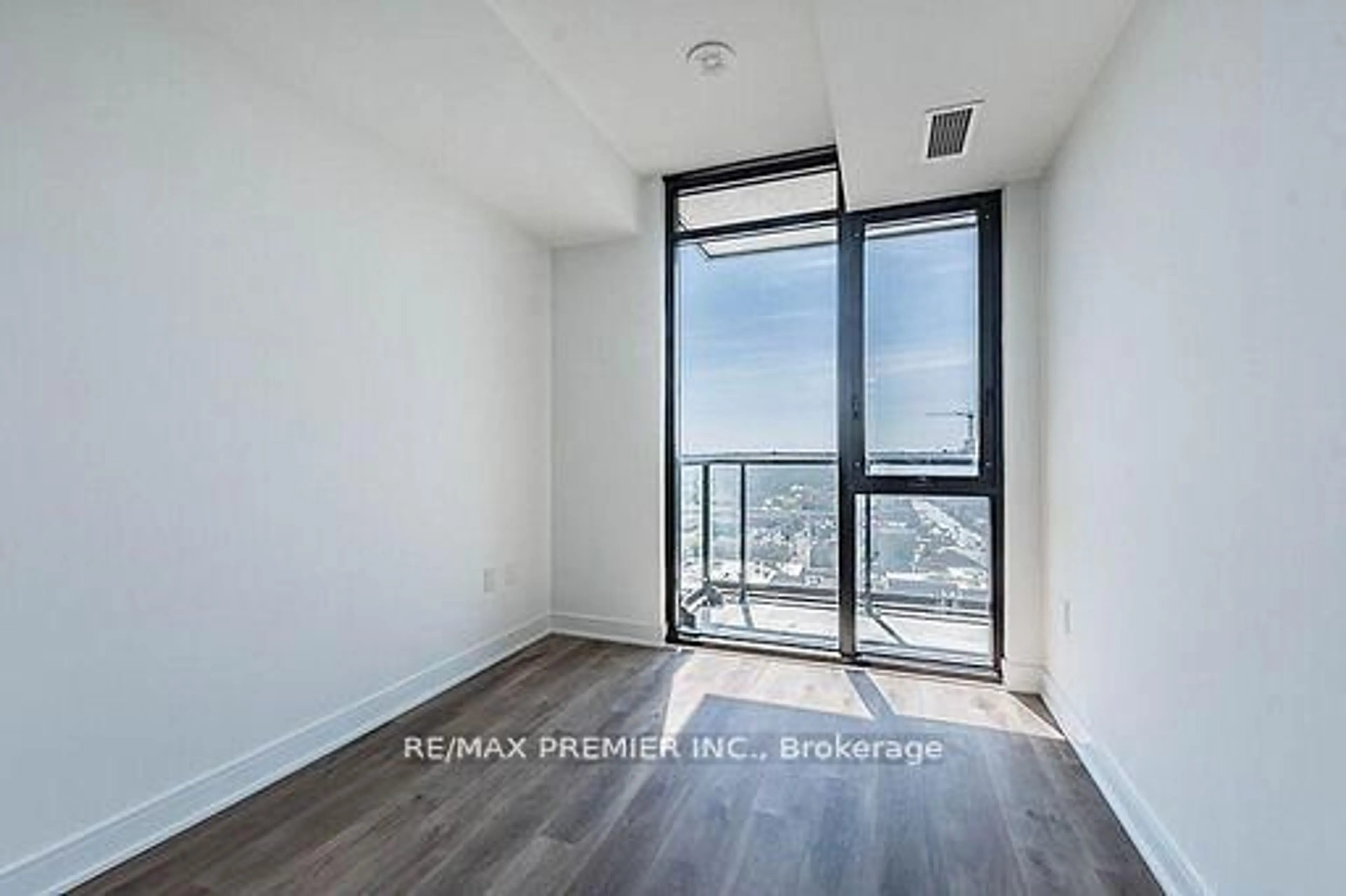 A pic of a room for 86 Dundas St #1620, Mississauga Ontario L5A 0B1