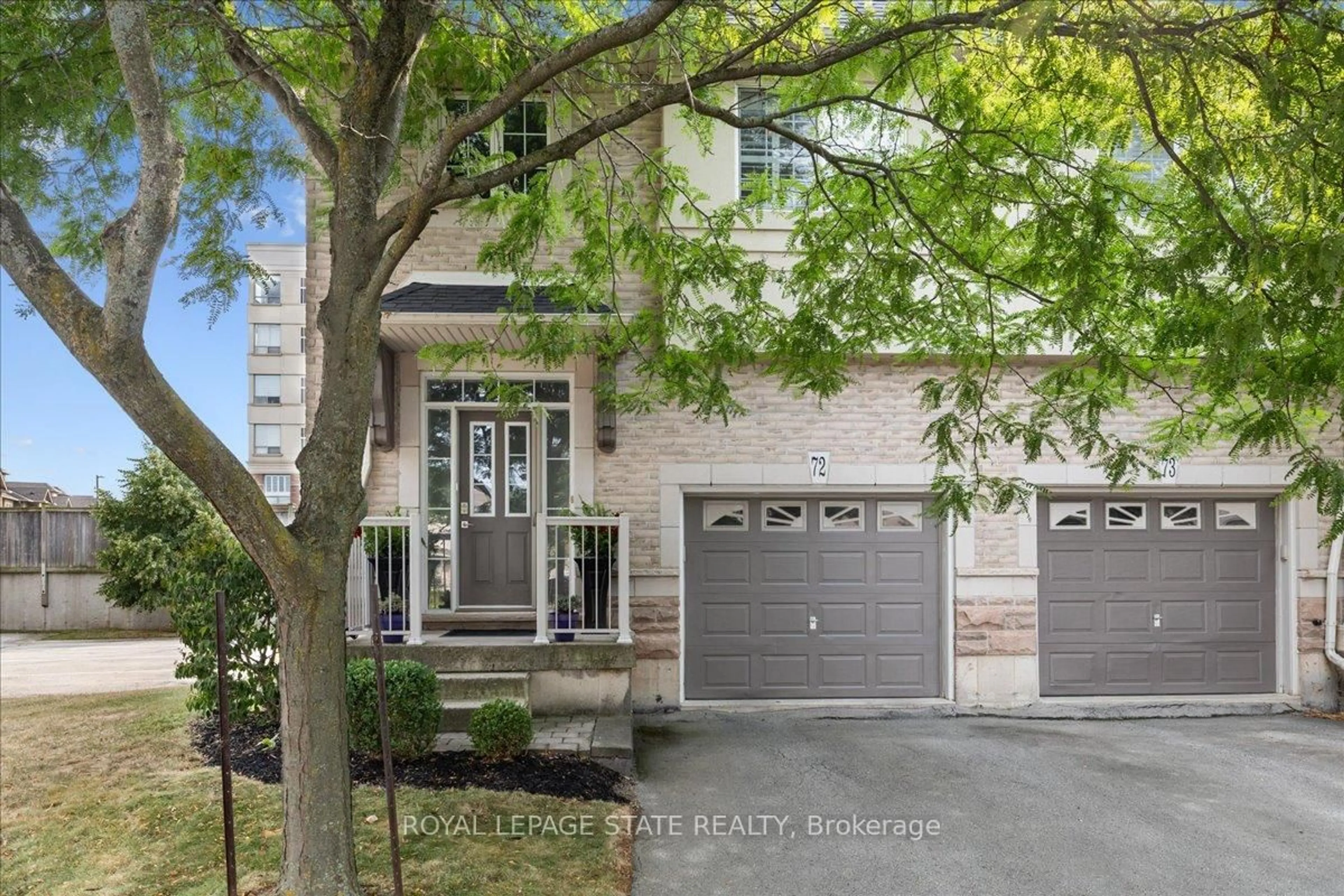 Home with brick exterior material, street for 5080 Fairview St #72, Burlington Ontario L7L 7G2