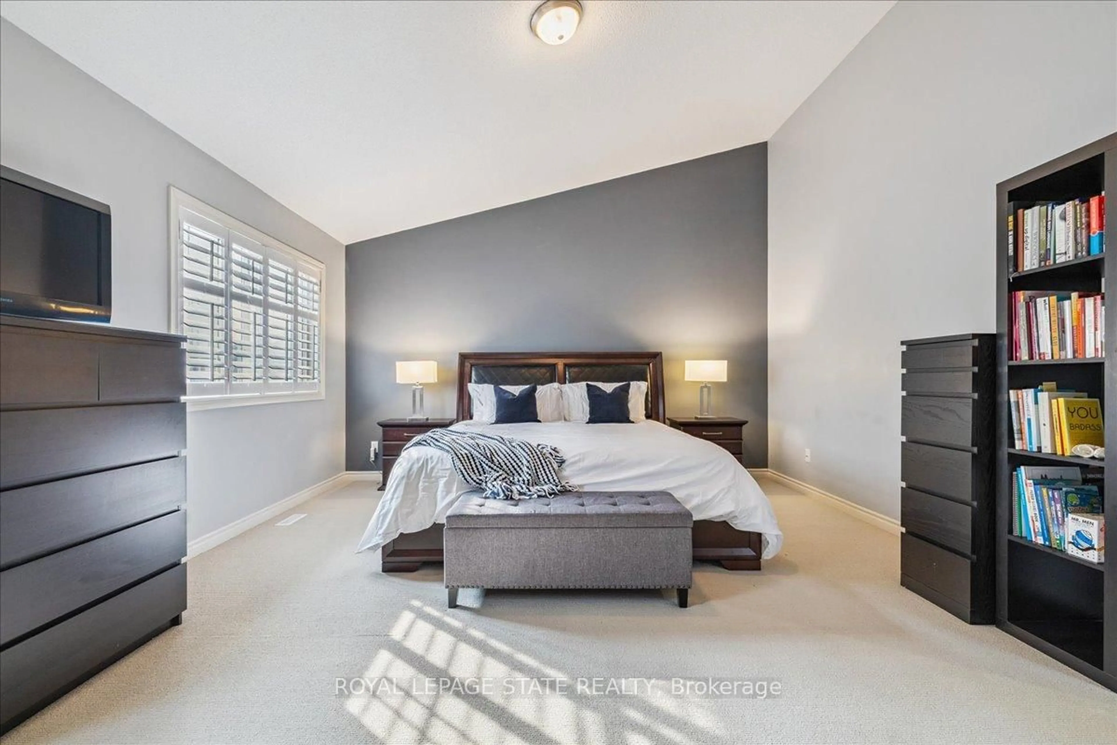 Bedroom with bed, unknown for 5080 Fairview St #72, Burlington Ontario L7L 7G2