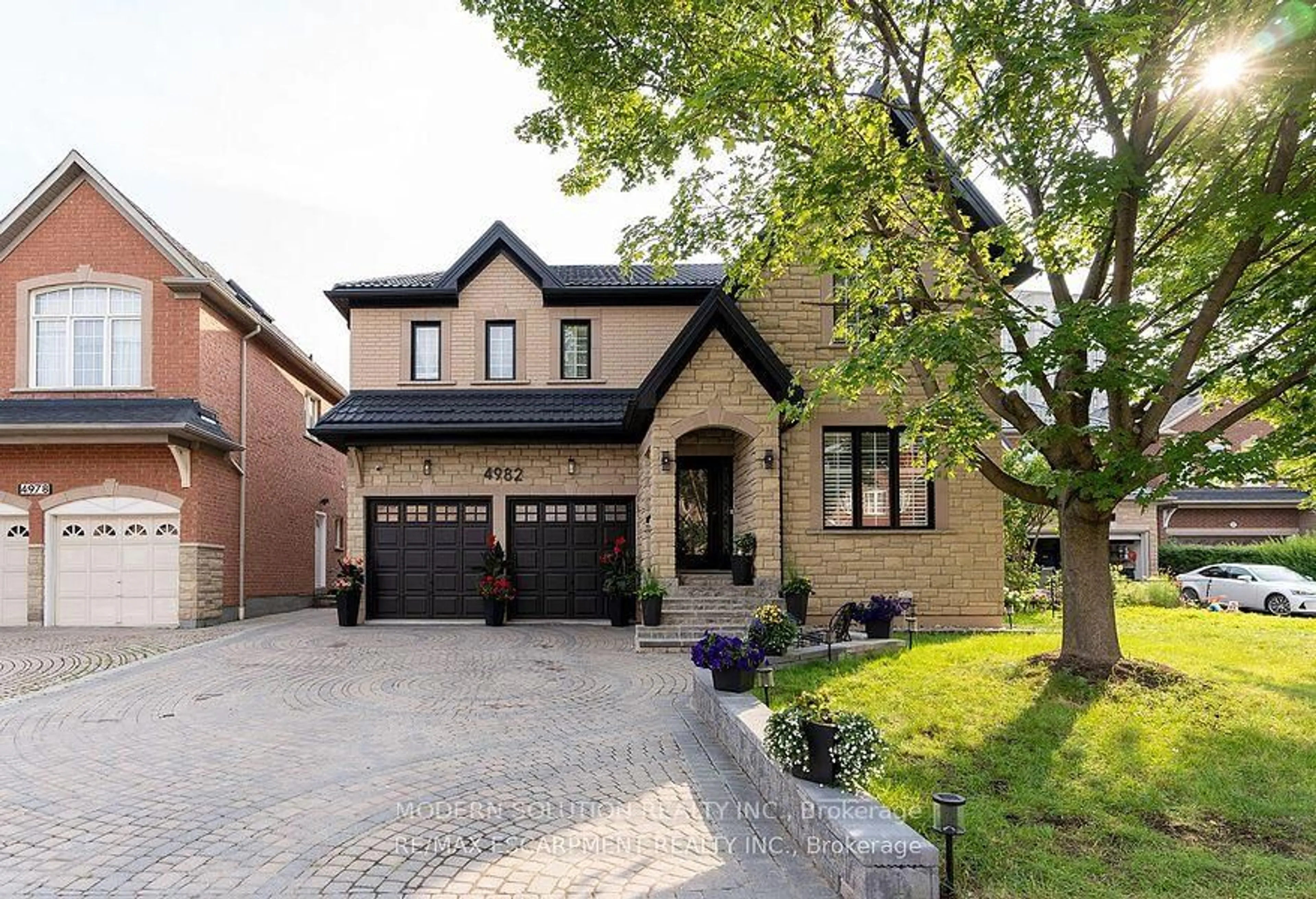 Home with brick exterior material, street for 4982 Maxine Pl, Mississauga Ontario L4Z 4H9
