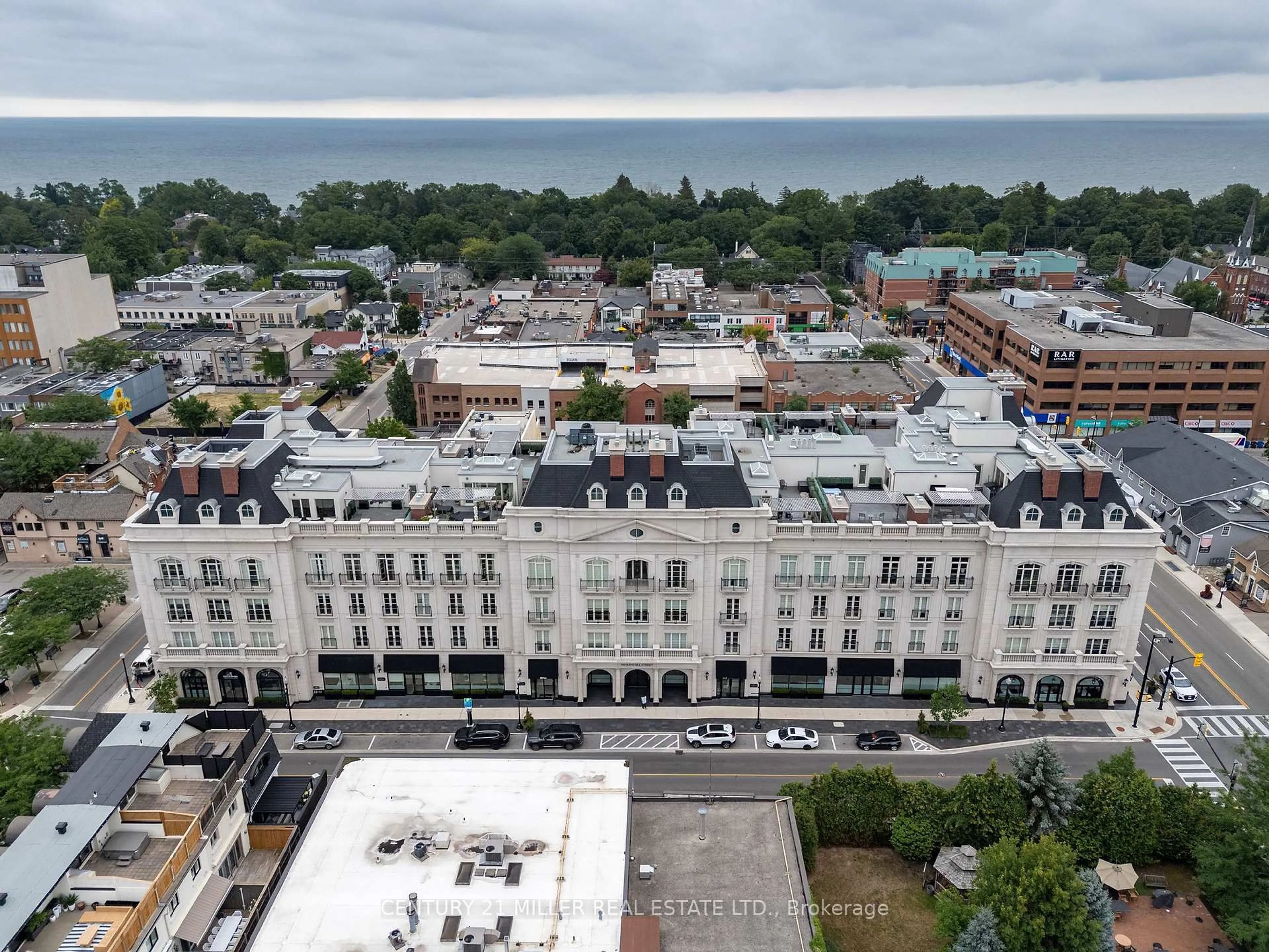 A pic from outside/outdoor area/front of a property/back of a property/a pic from drone, city buildings view from balcony for 300 Randall St #PH2, Oakville Ontario L6J 1R1