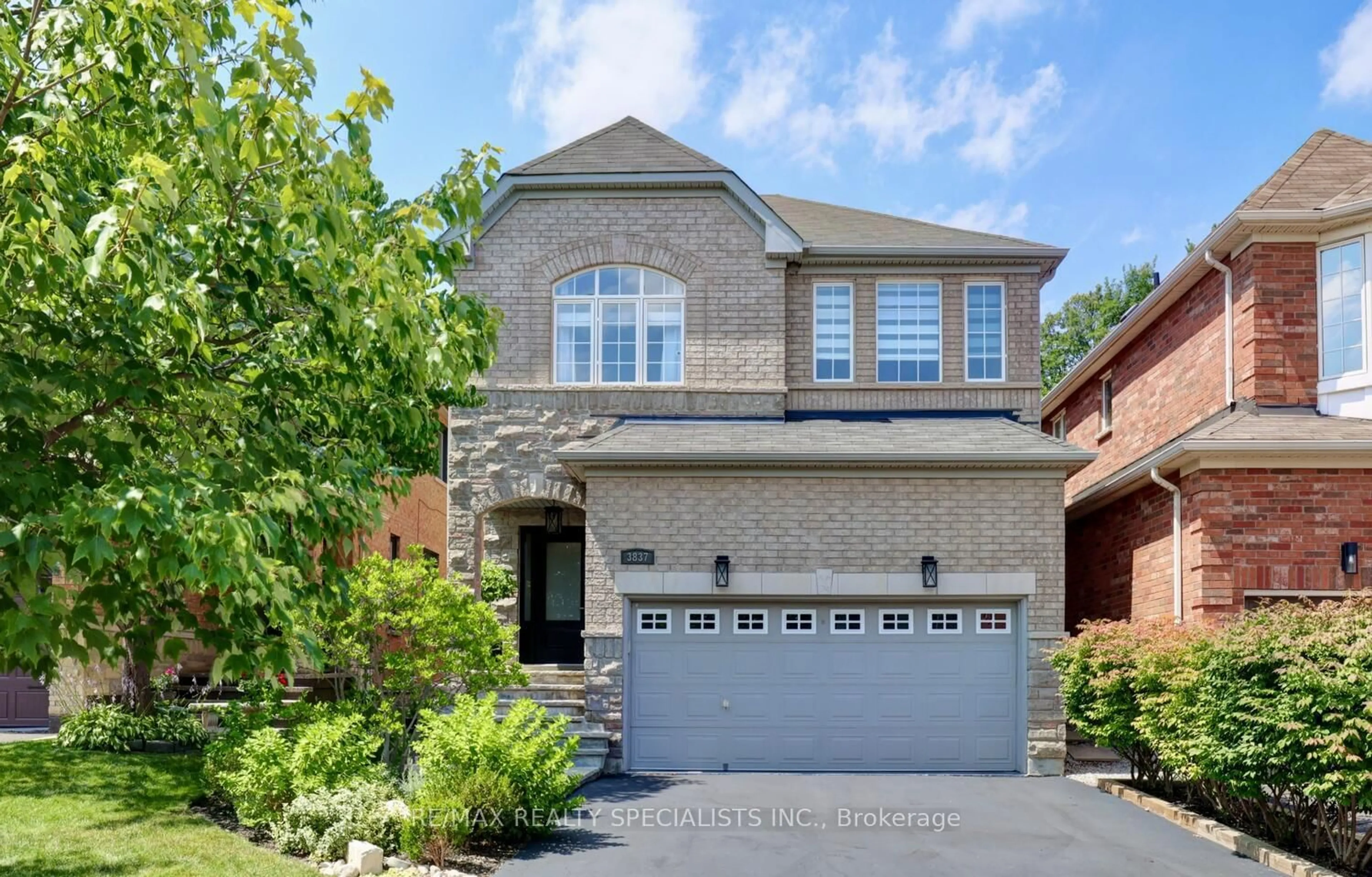Home with brick exterior material, street for 3837 Quiet Creek Dr, Mississauga Ontario L5M 8B1