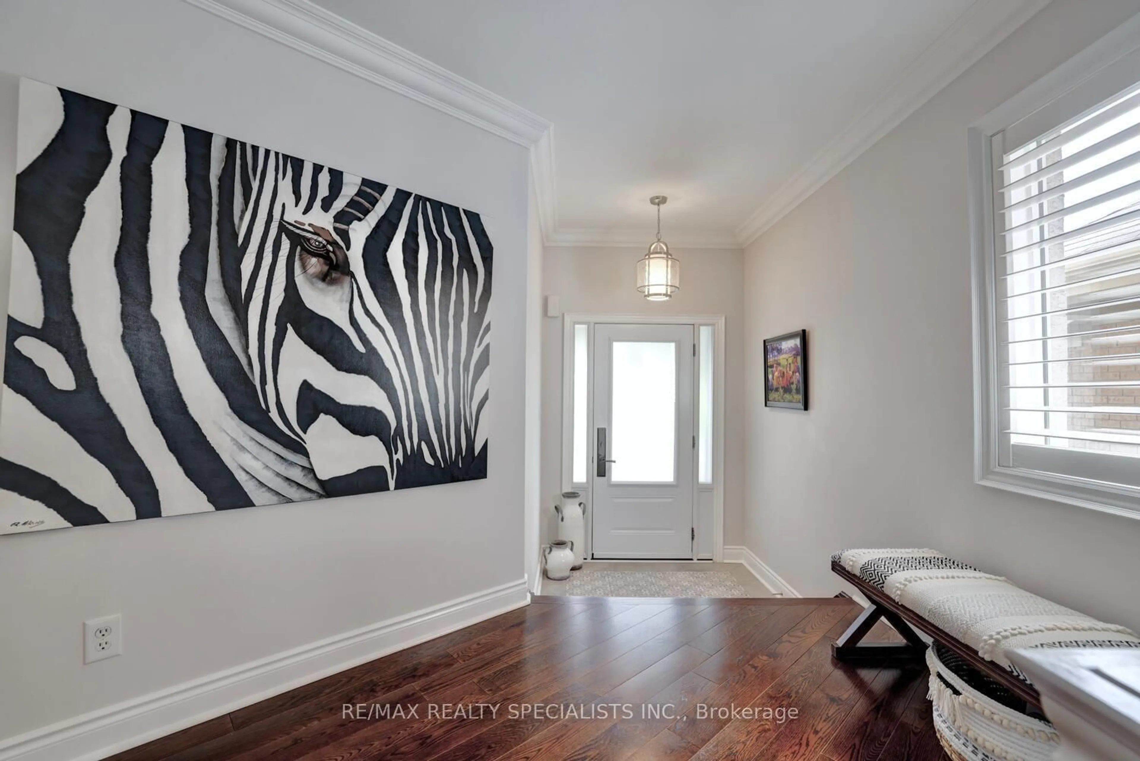 Indoor entryway for 3837 Quiet Creek Dr, Mississauga Ontario L5M 8B1