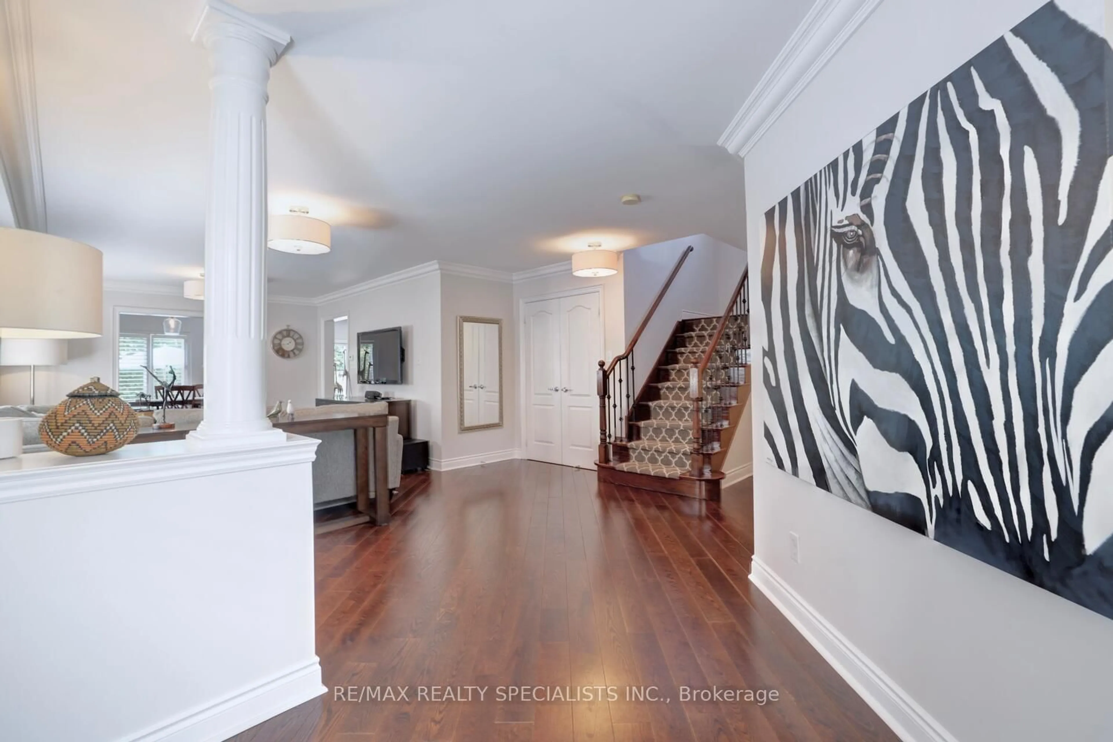 Indoor entryway for 3837 Quiet Creek Dr, Mississauga Ontario L5M 8B1