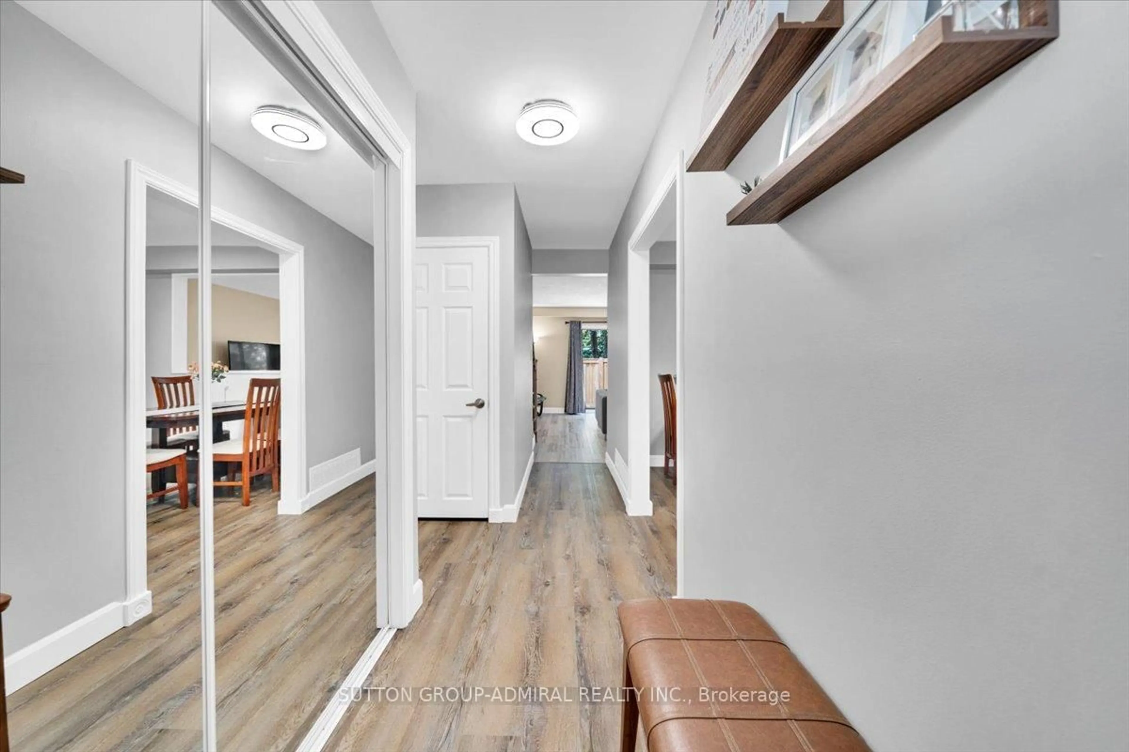 Indoor entryway for 1159 Nottingham Ave #2, Burlington Ontario L7P 2R5