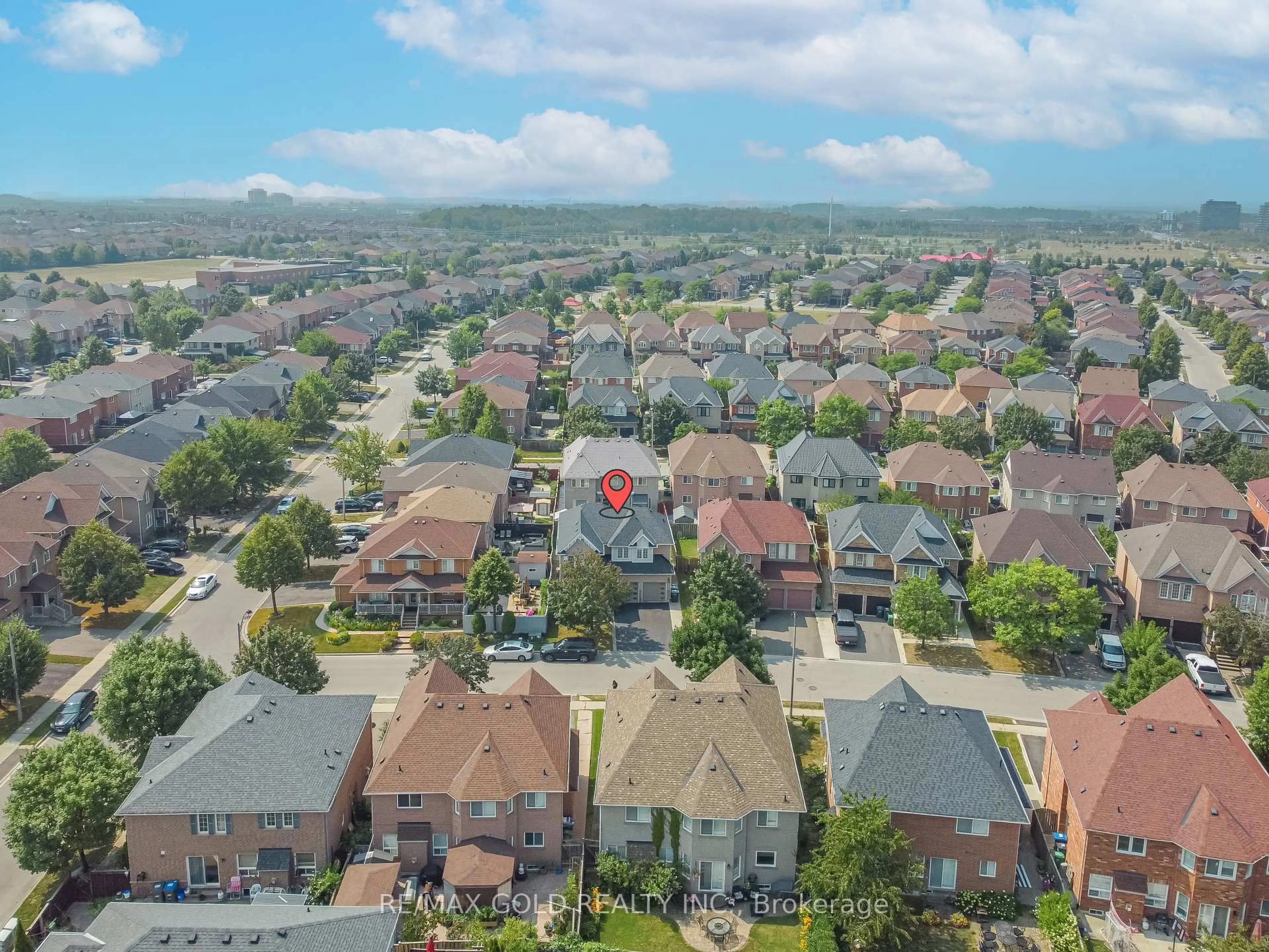 A pic from outside/outdoor area/front of a property/back of a property/a pic from drone, unknown for 63 Hiberton Cres, Brampton Ontario L7A 3C9