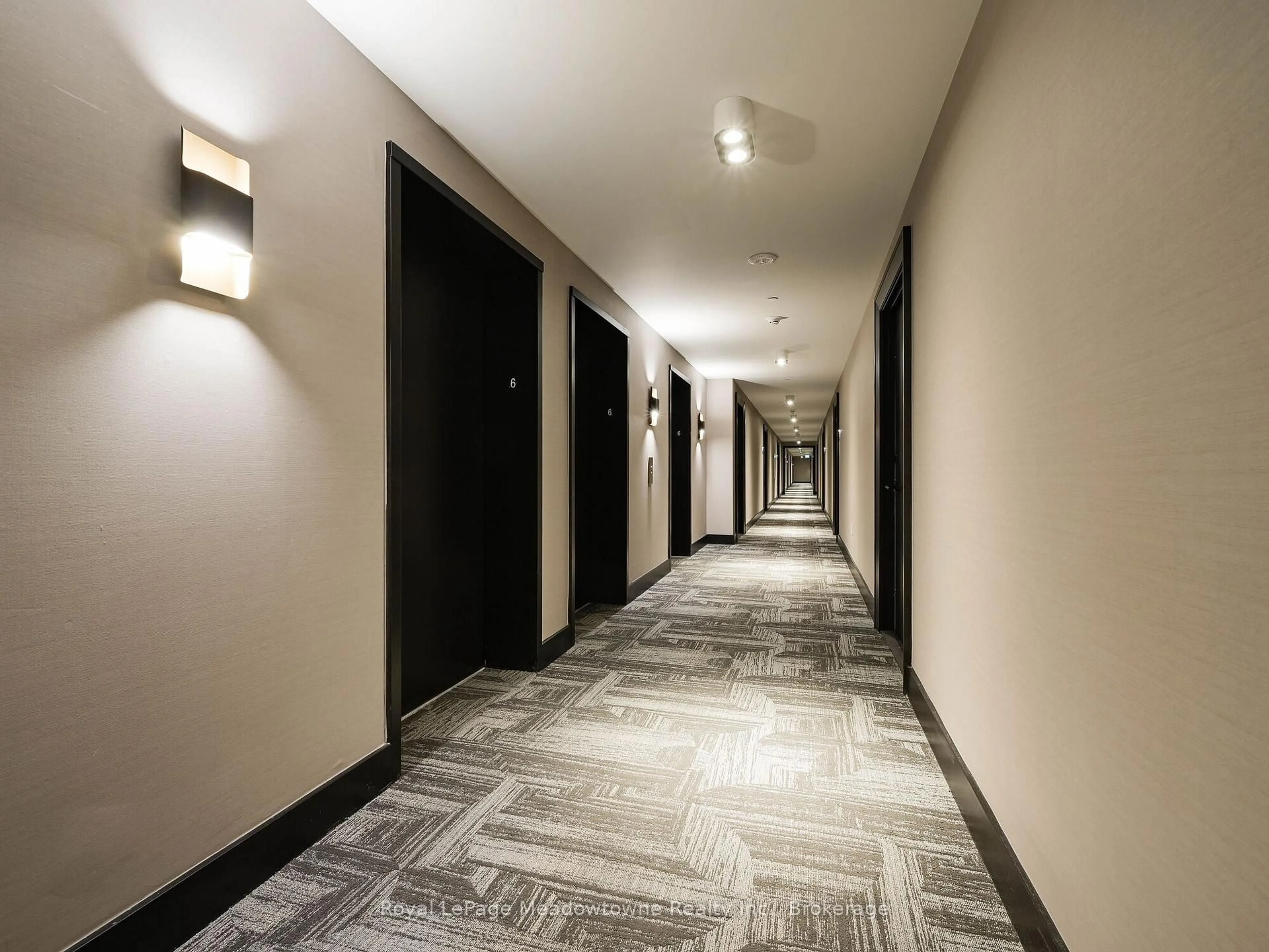 Indoor foyer for 2343 KHALSA Gate #618, Oakville Ontario L6M 5R6