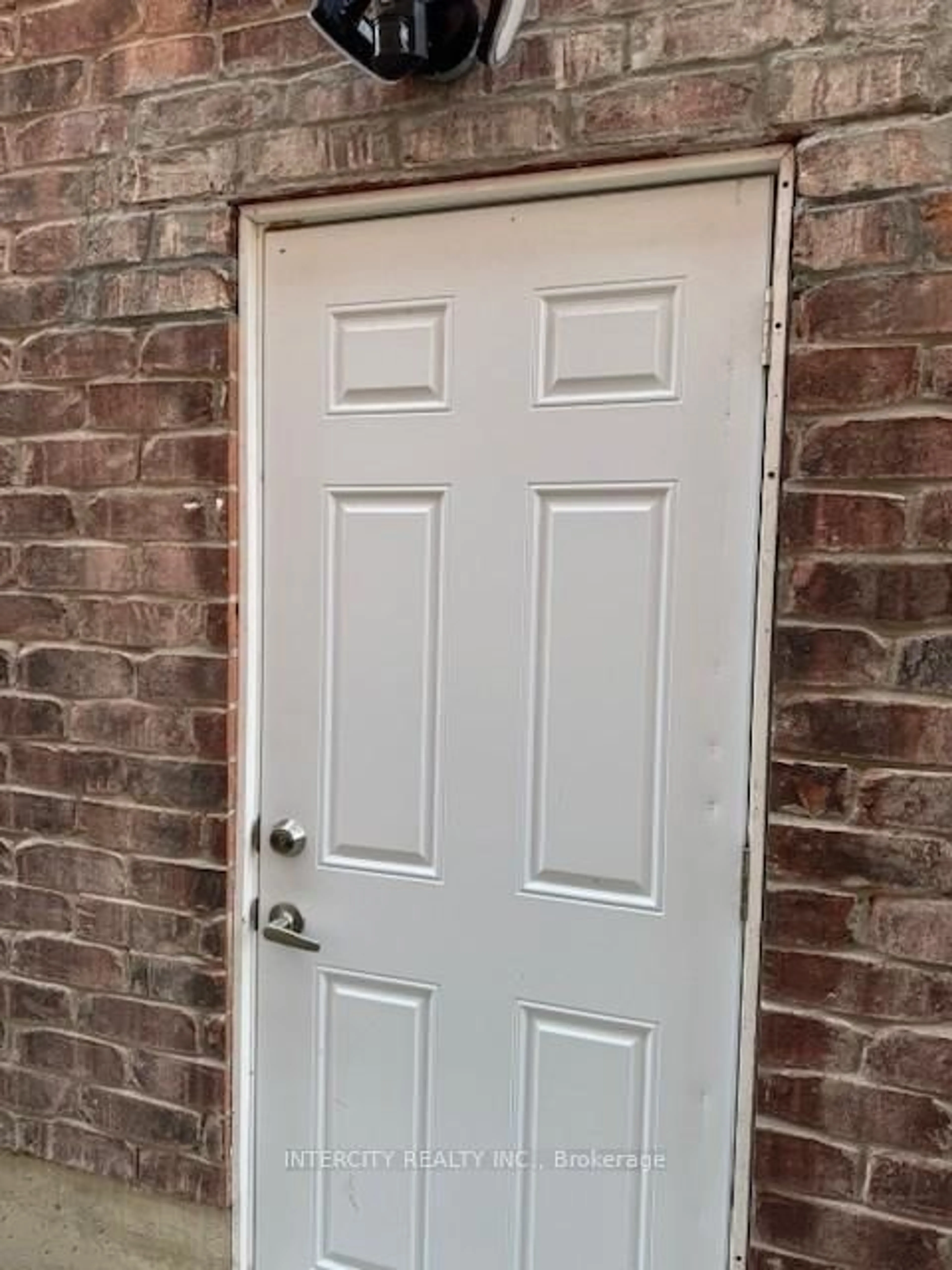 Indoor entryway for 39 Divers Rd, Brampton Ontario L7A 5C8