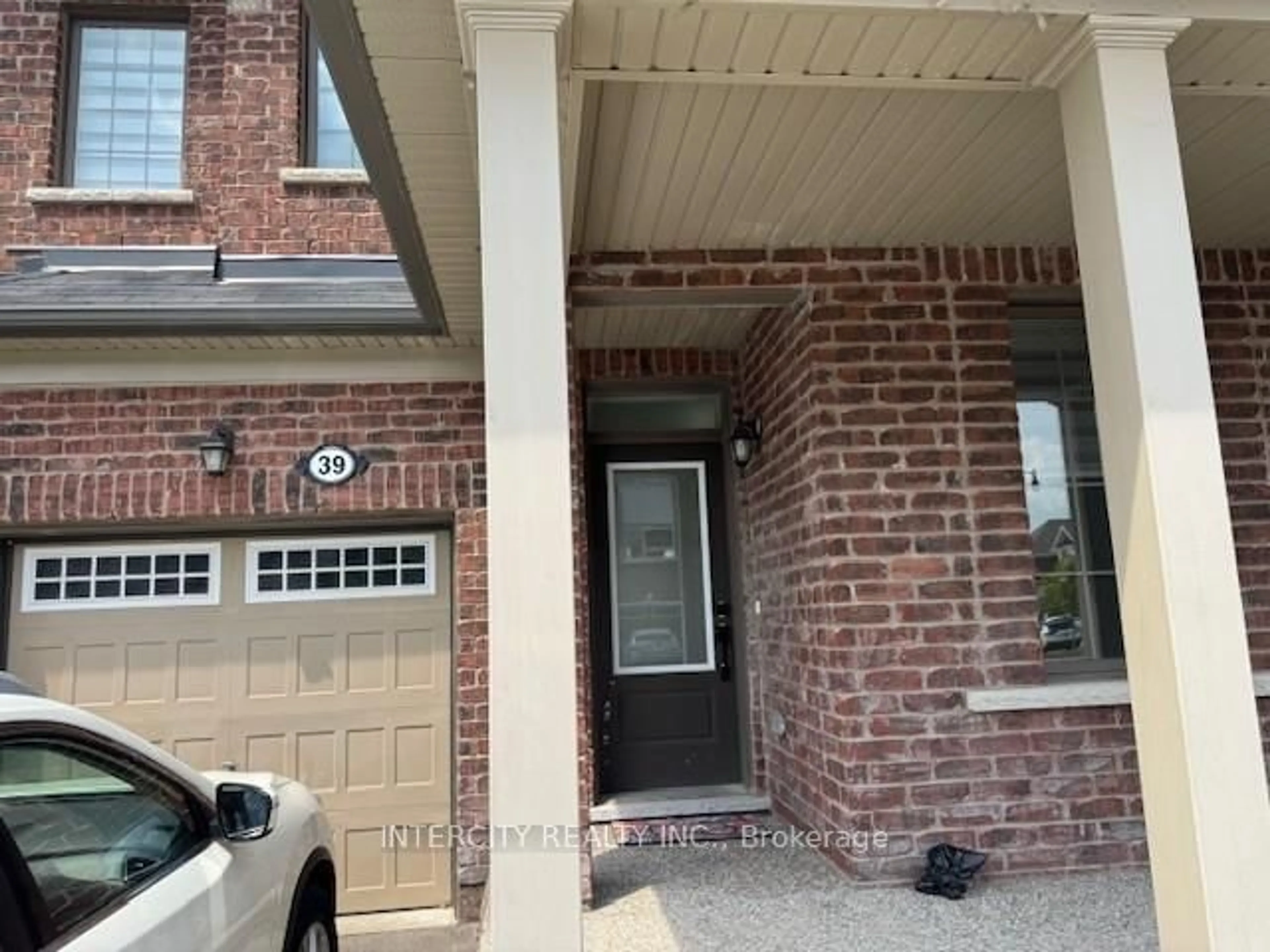 Home with brick exterior material, street for 39 Divers Rd, Brampton Ontario L7A 5C8