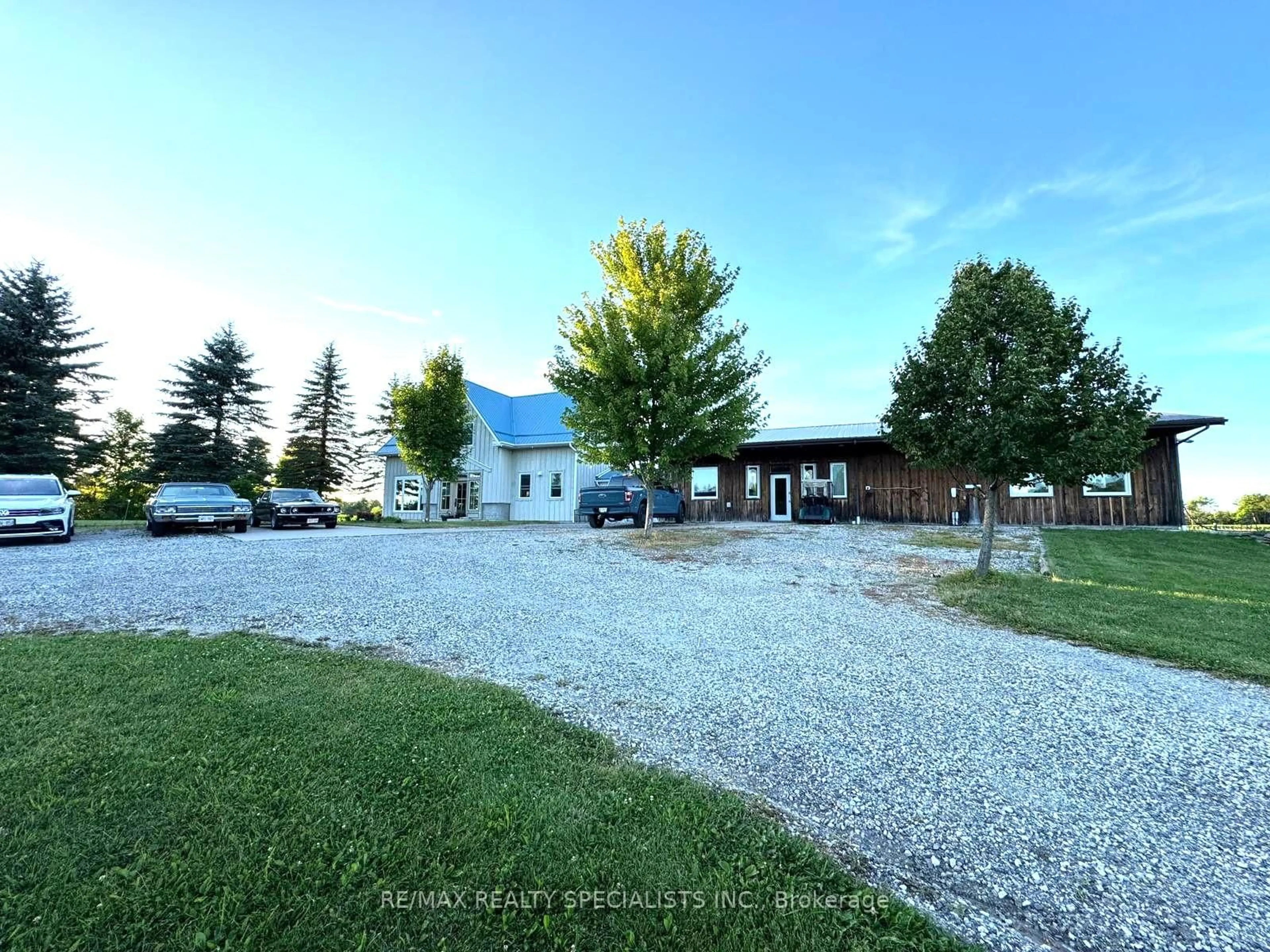 A pic from outside/outdoor area/front of a property/back of a property/a pic from drone, unknown for 12195 FOURTH LINE Nassagaweya Line, Milton Ontario N0B 2K0