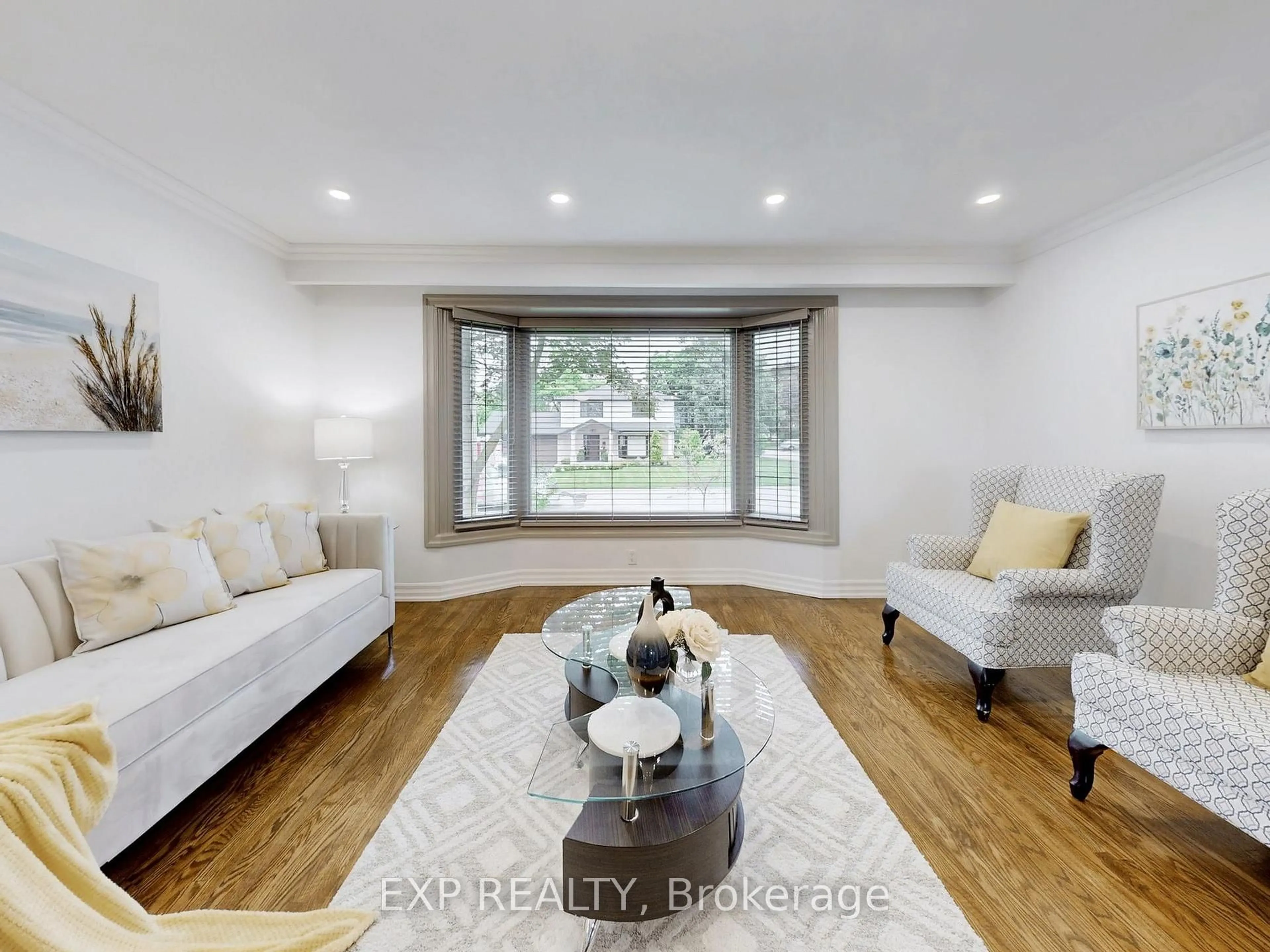 Living room with furniture, unknown for 5 Lockton Cres, Brampton Ontario L6W 1C2