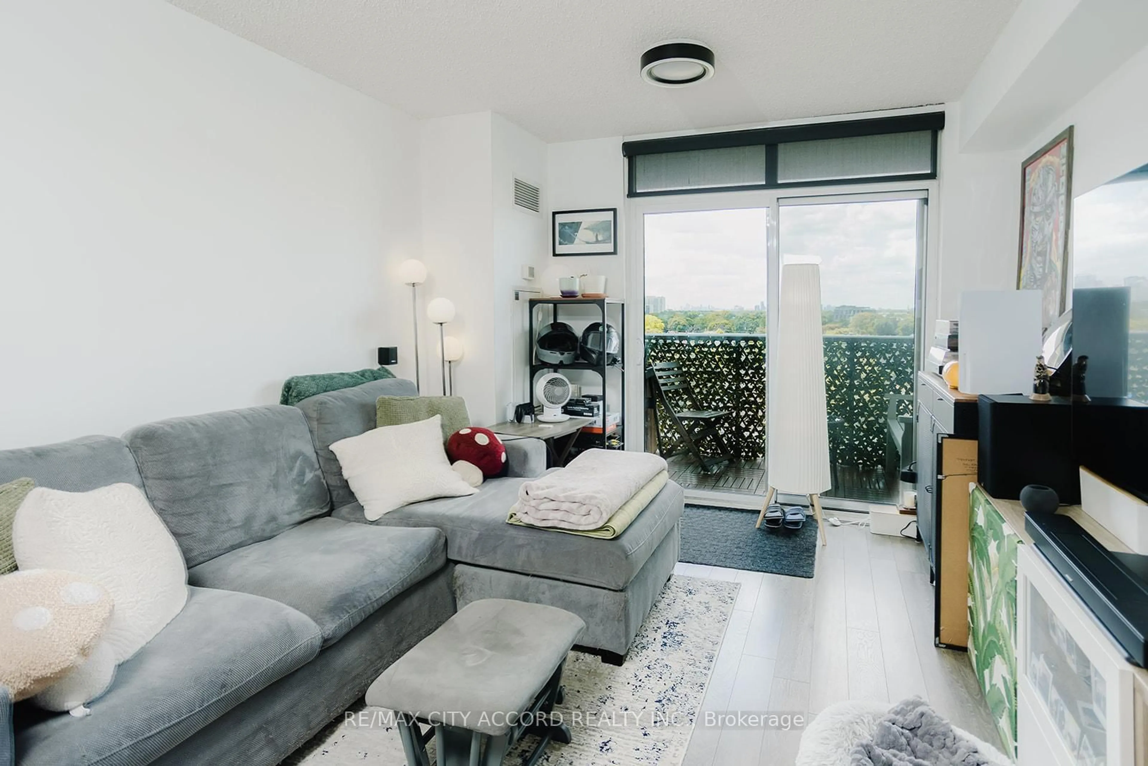 Living room with furniture, unknown for 816 Lansdowne Ave #720, Toronto Ontario M6H 4K6