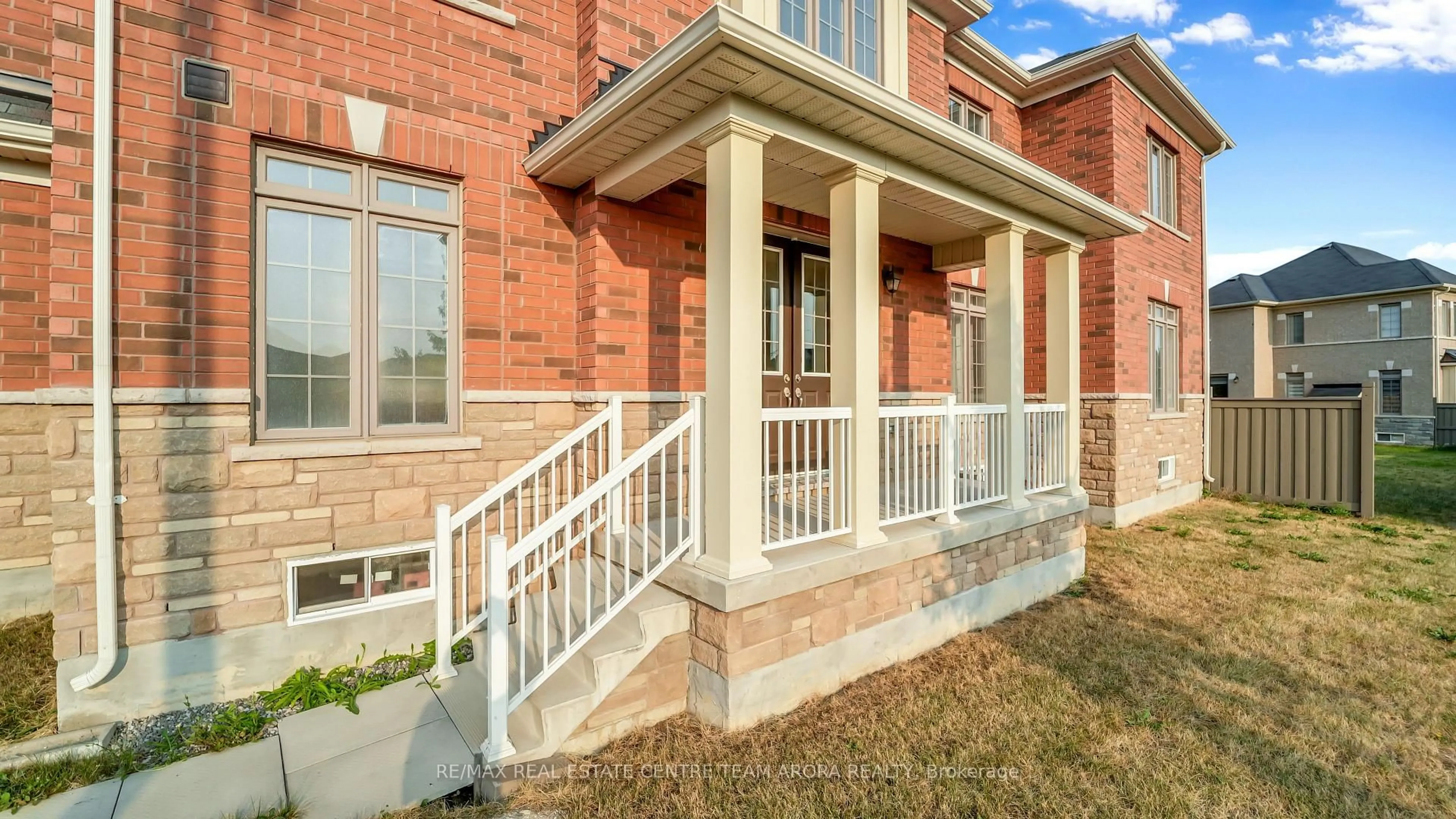 Home with brick exterior material, street for 33 Dunley Cres, Brampton Ontario L6X 5G8