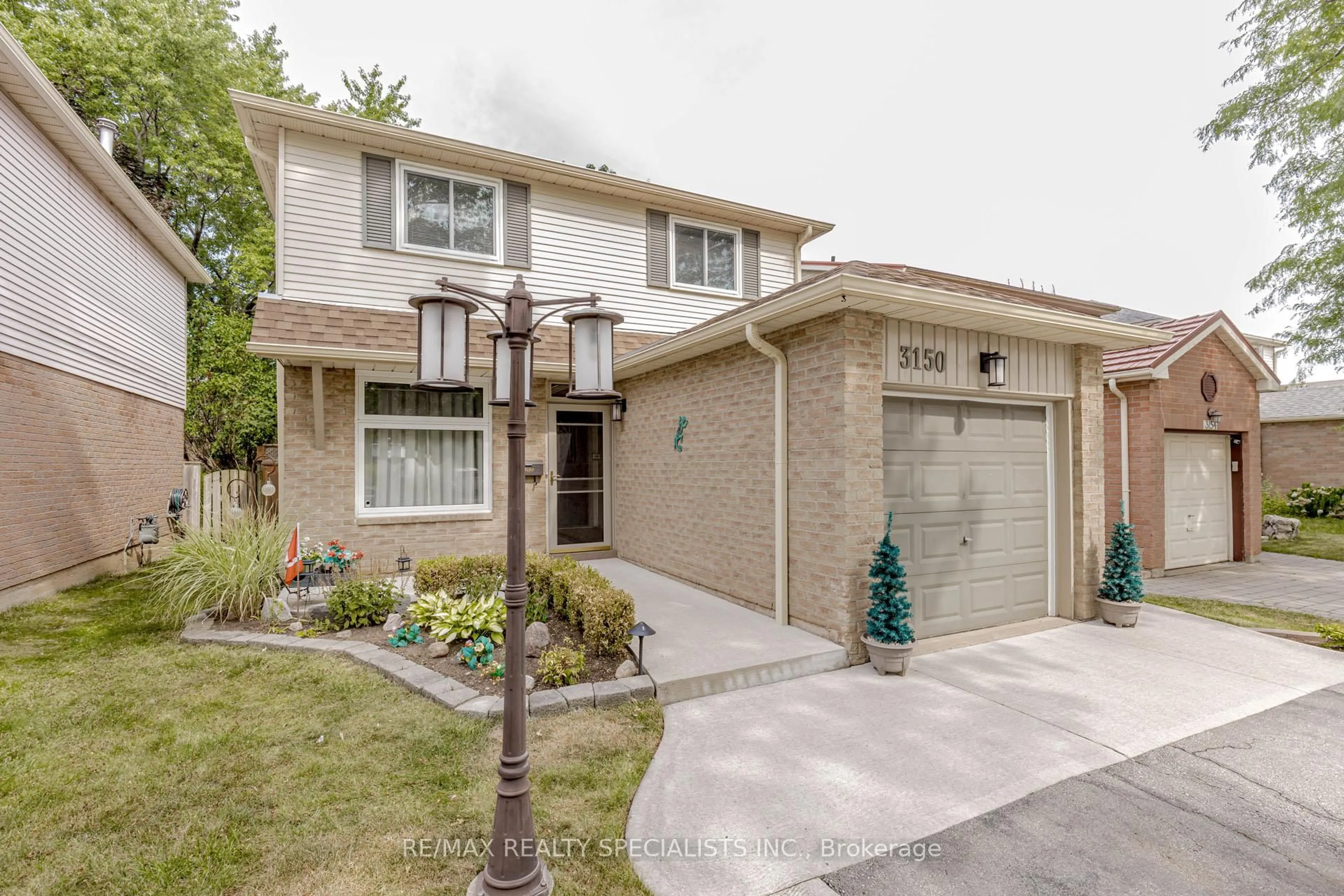 Home with brick exterior material, street for 3150 Cantelon Cres, Mississauga Ontario L5N 3J8