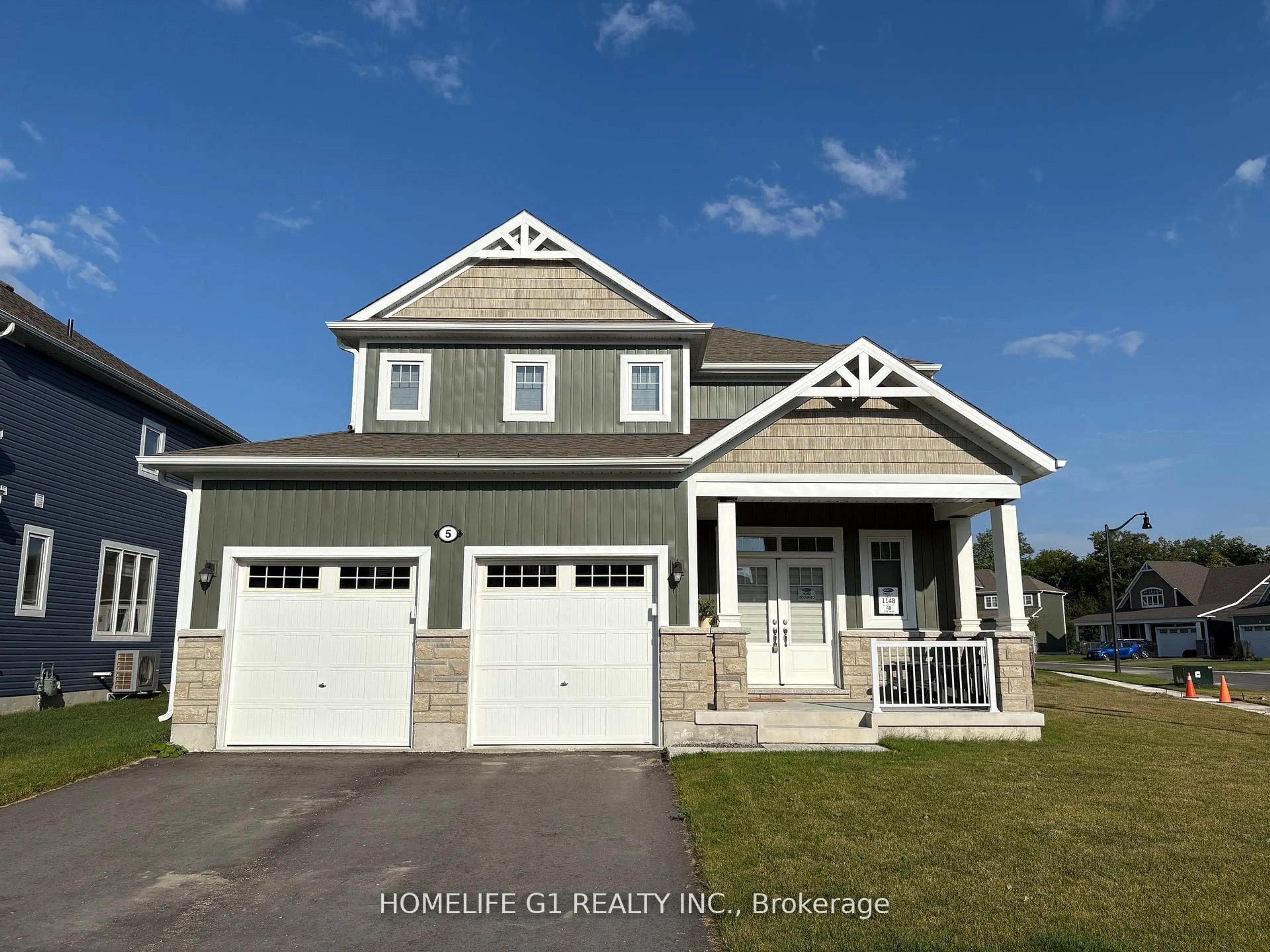 Home with vinyl exterior material, street for 43 Fernando Rd, Toronto Ontario M9M 2P7