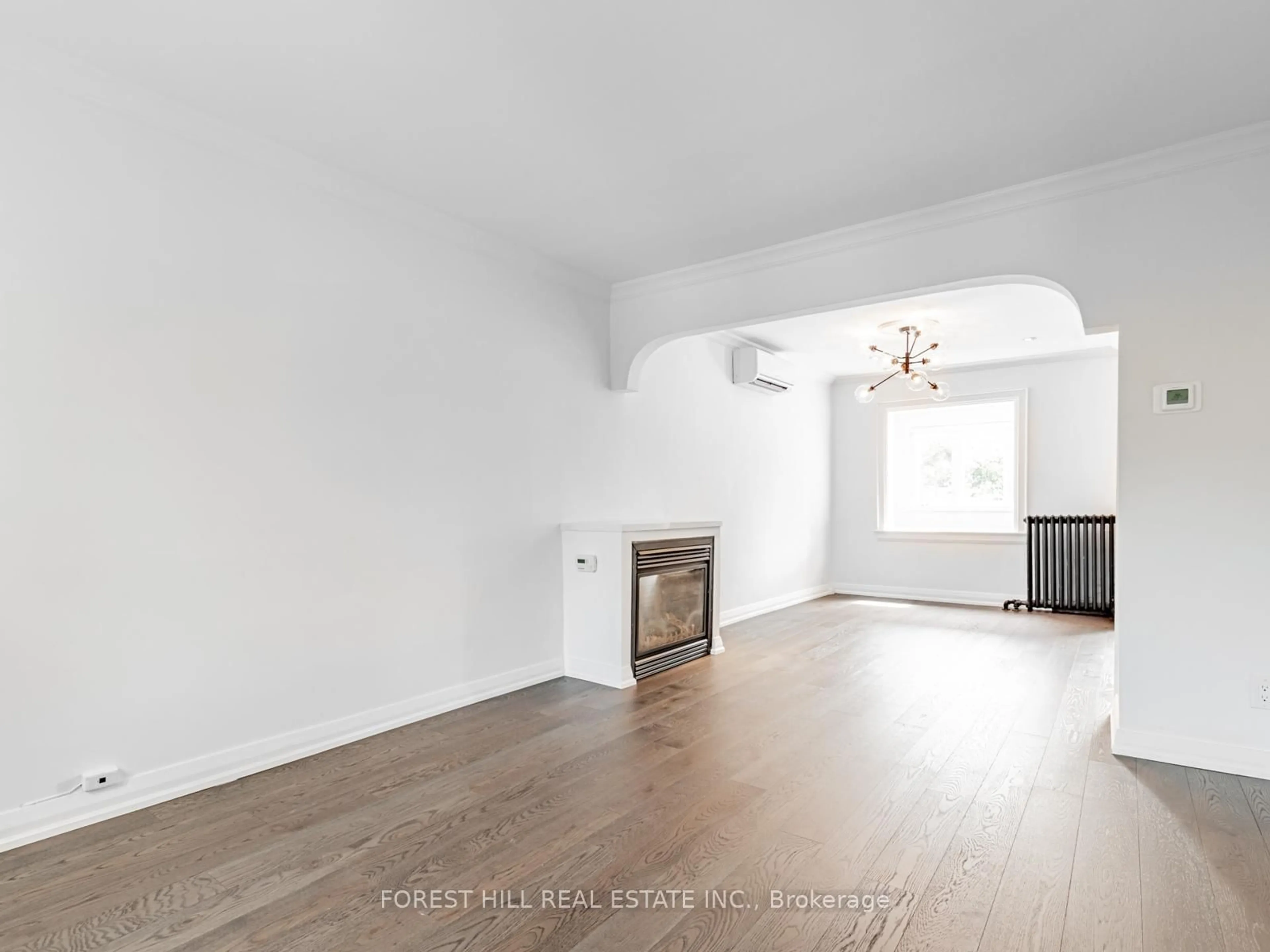 A pic of a room for 123 Bowie Ave, Toronto Ontario M6E 2P8