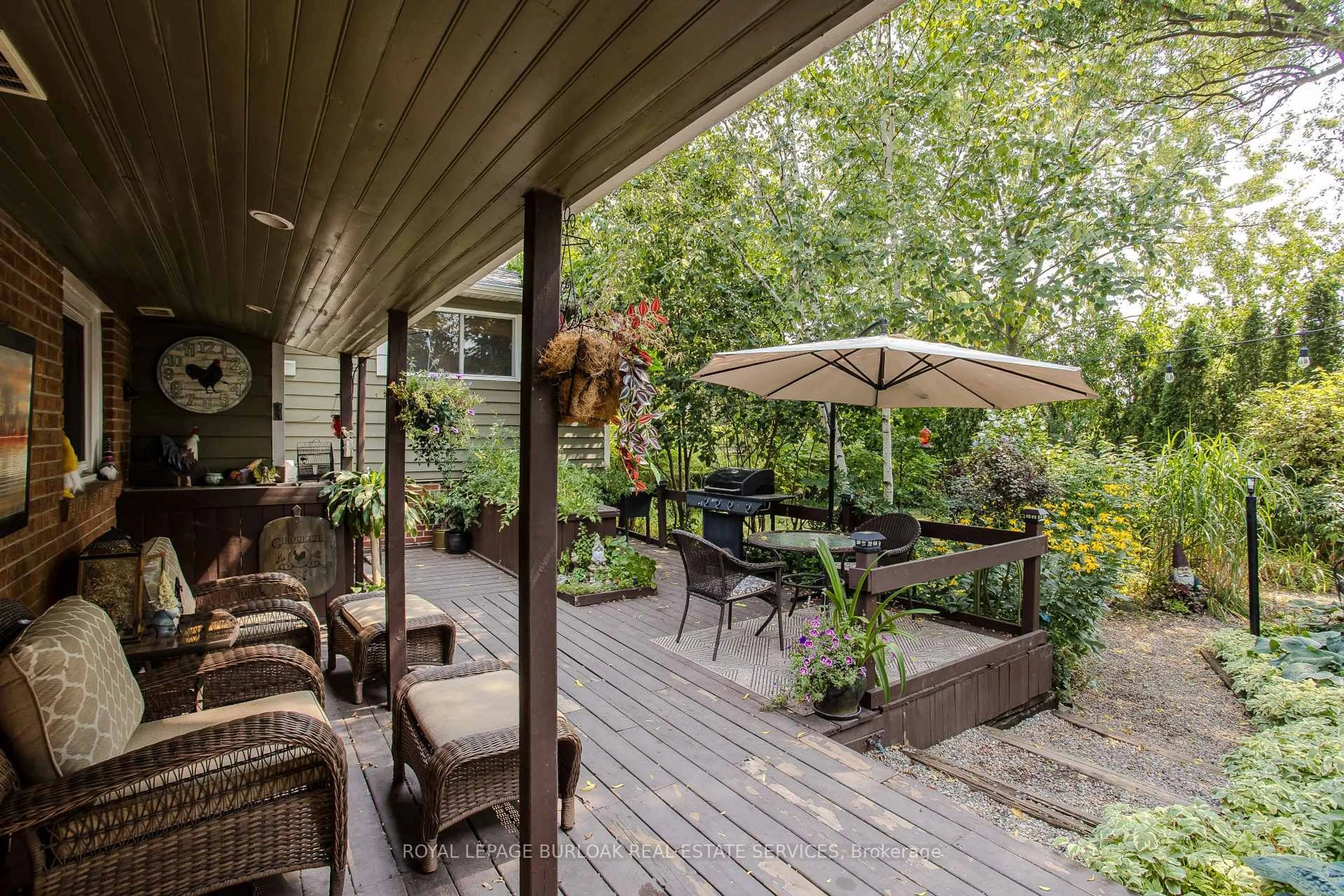 Patio, unknown for 474 Sandlewood Rd, Oakville Ontario L6L 3S4
