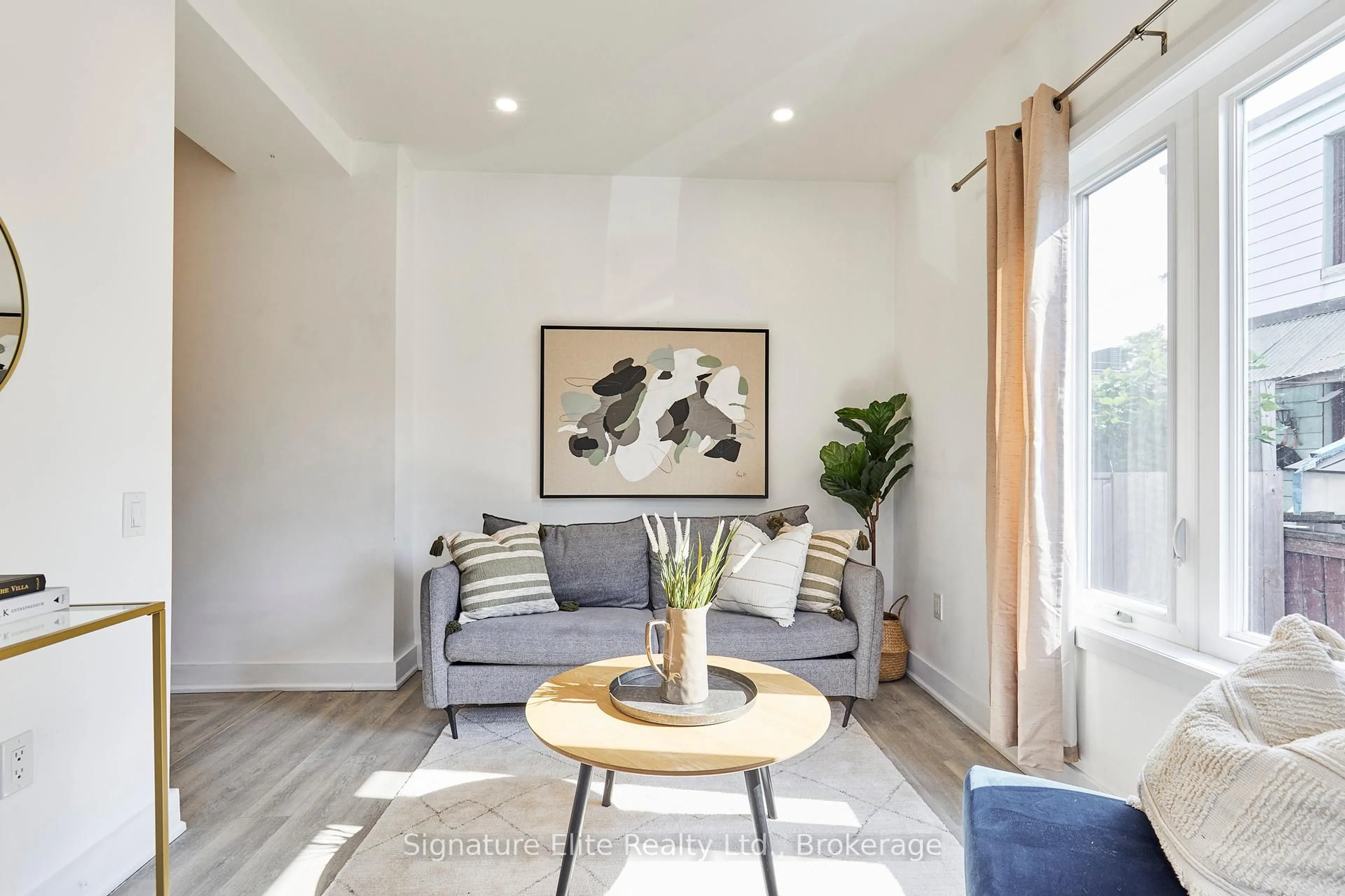 Living room with furniture, unknown for 154 Mulock Ave, Toronto Ontario M6N 3C6