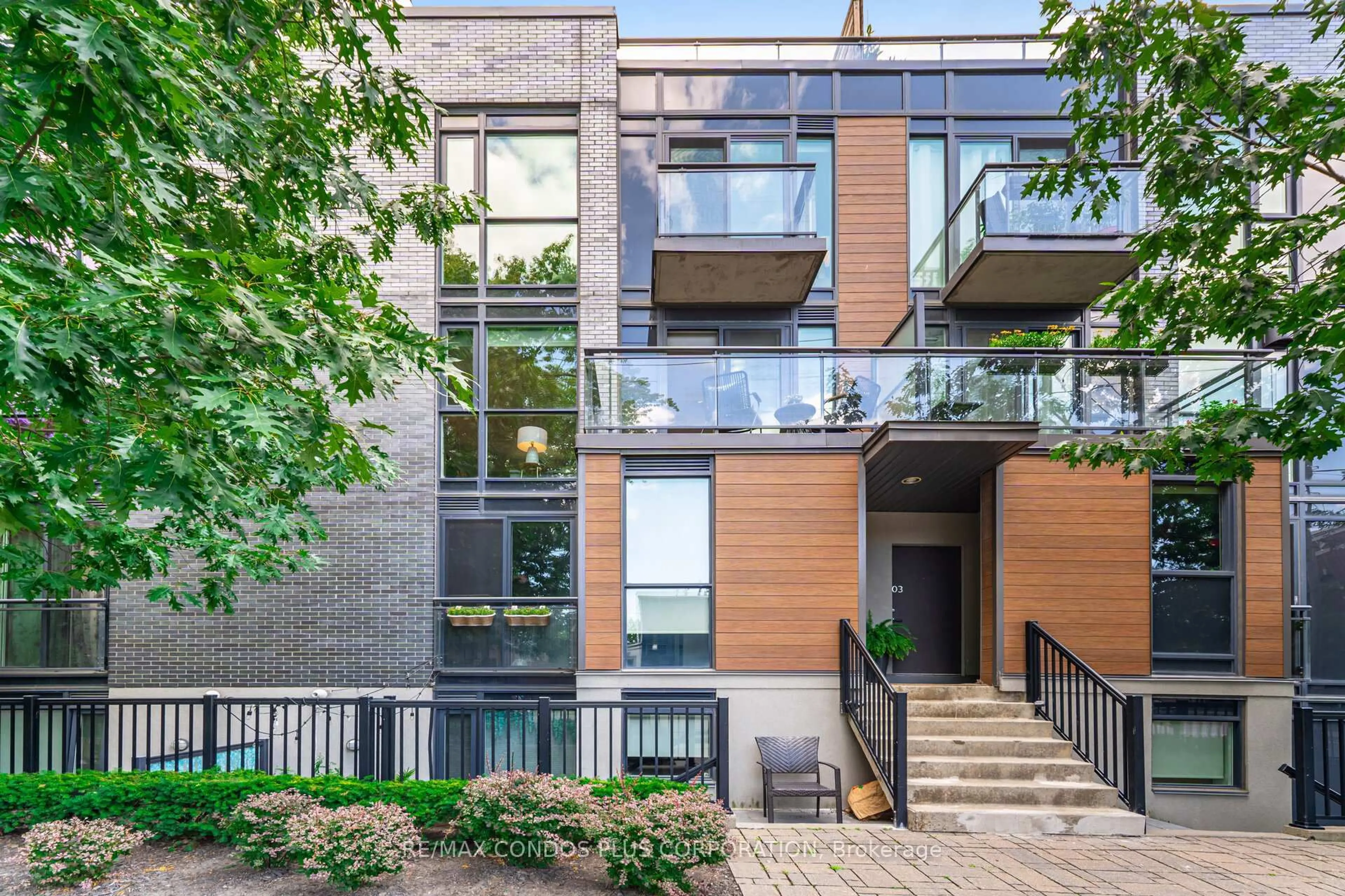 Unknown for 63 Ruskin Ave #203, Toronto Ontario M6P 3P7