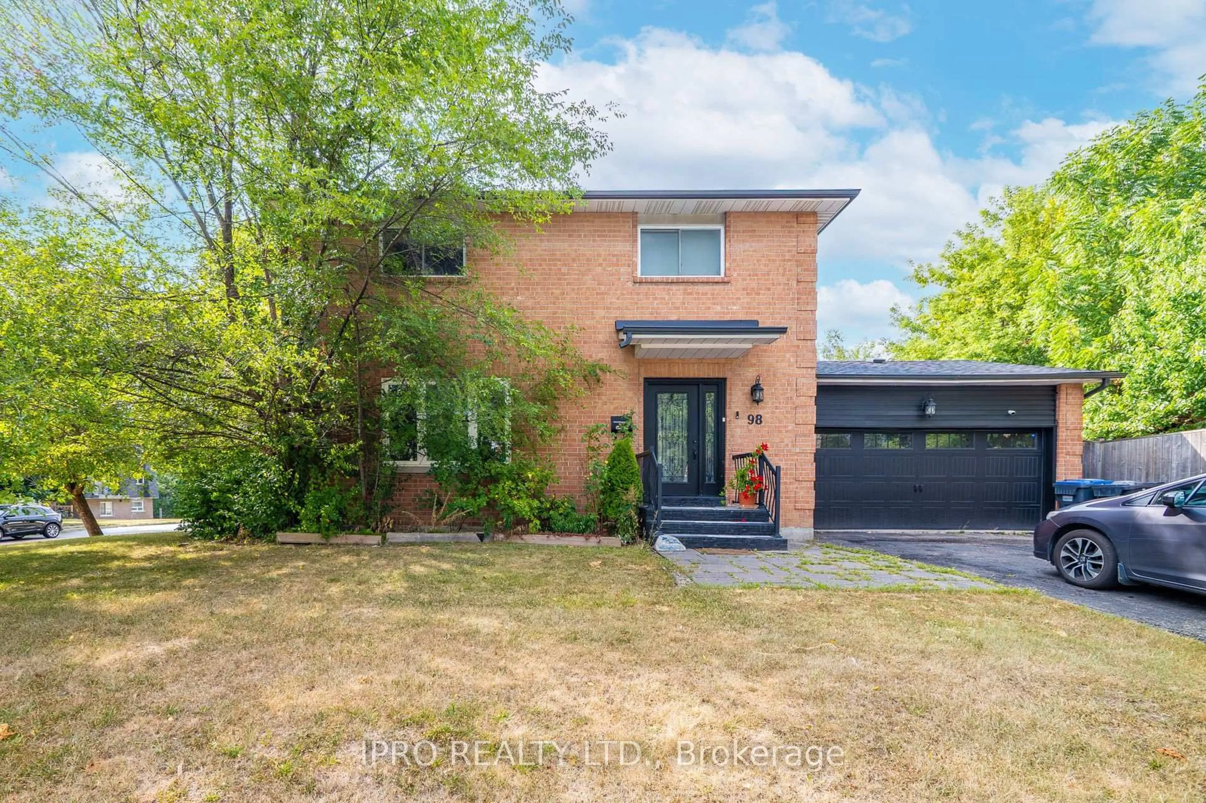 Home with brick exterior material, street for 98 Church St, Brampton Ontario L6V 3Z2