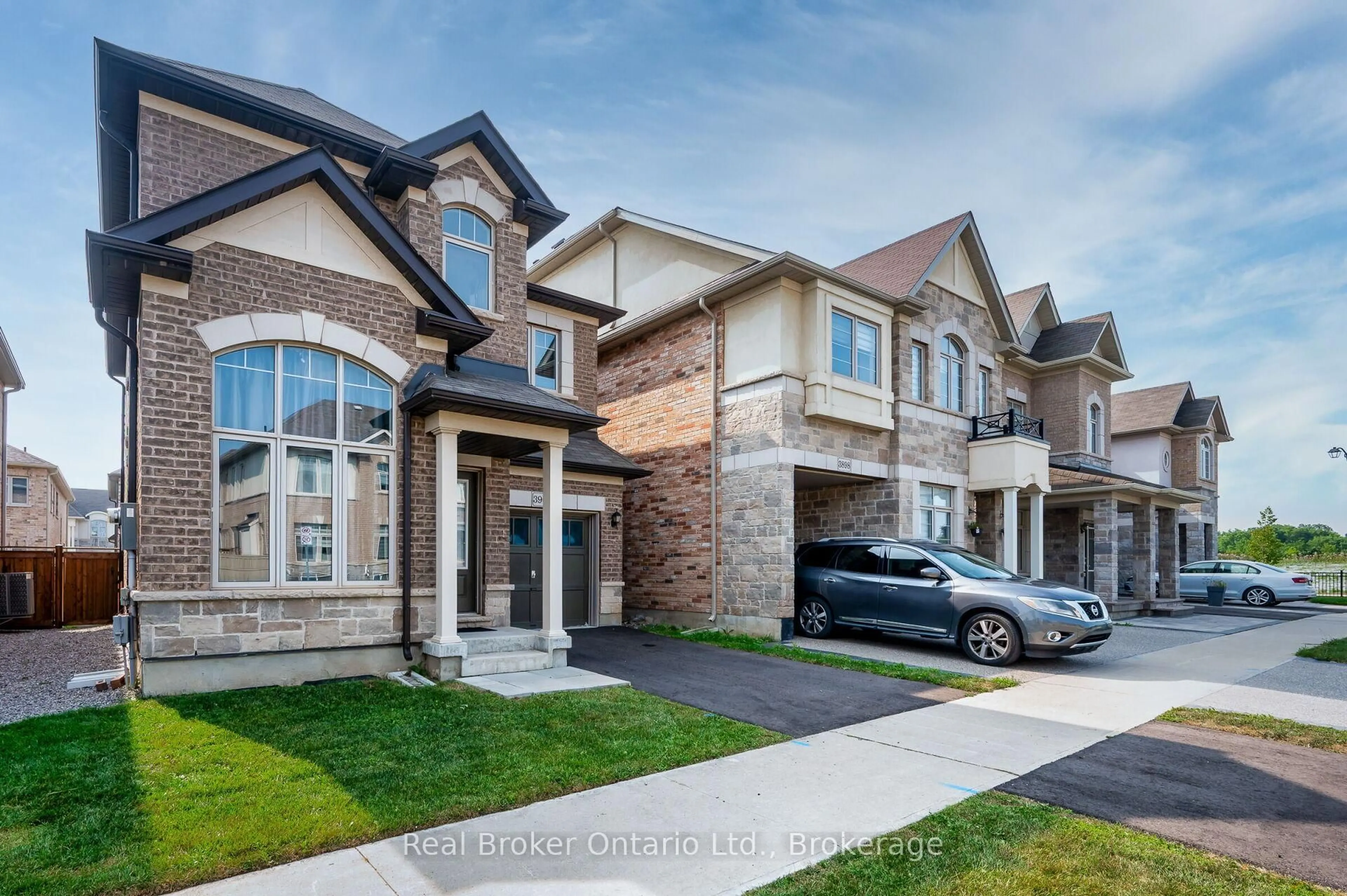 Home with brick exterior material, street for 3900 Koenig Rd, Burlington Ontario L7M 0Z9