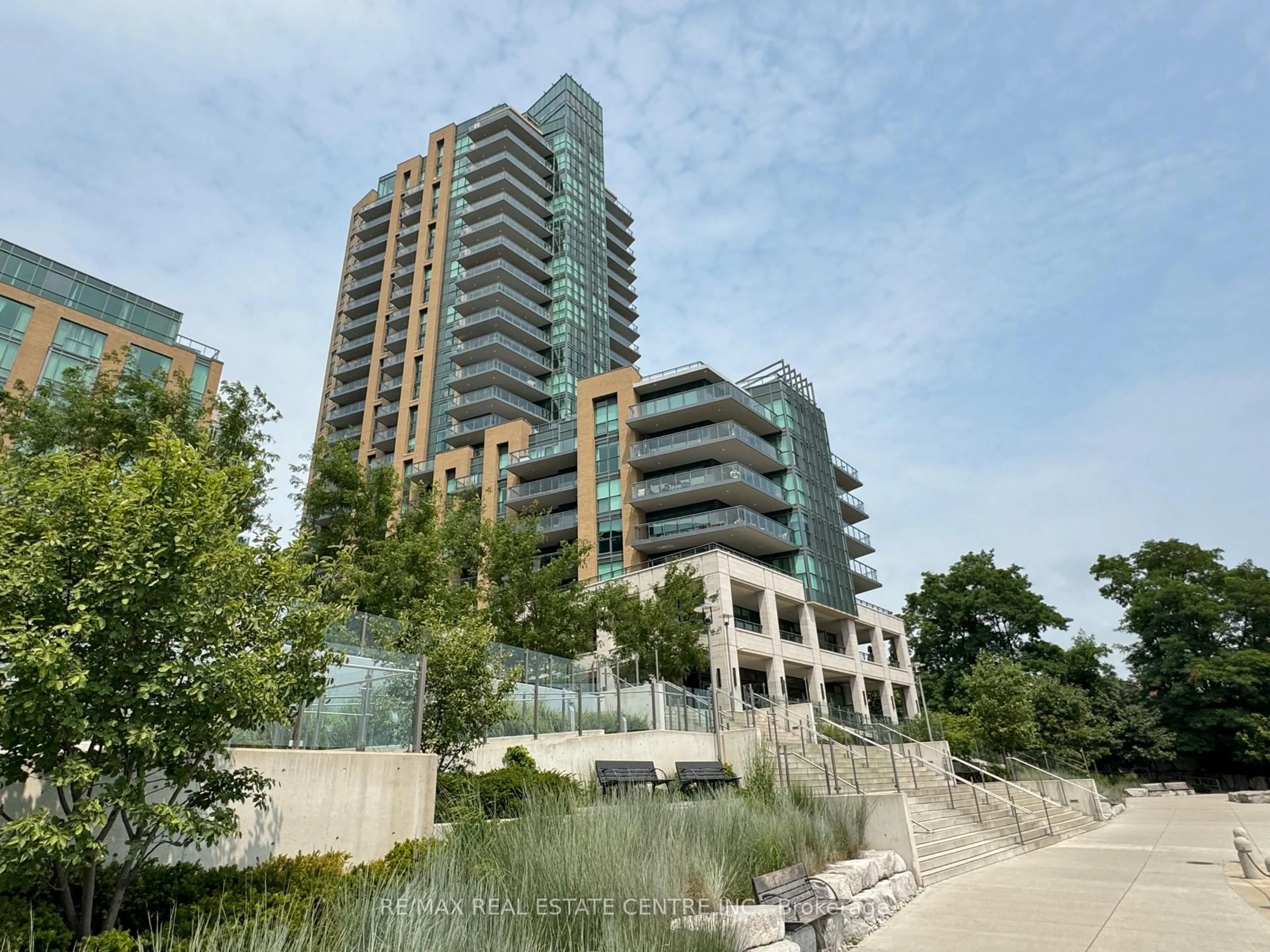 Unknown for 2060 Lakeshore Rd #405, Burlington Ontario L7R 0G2
