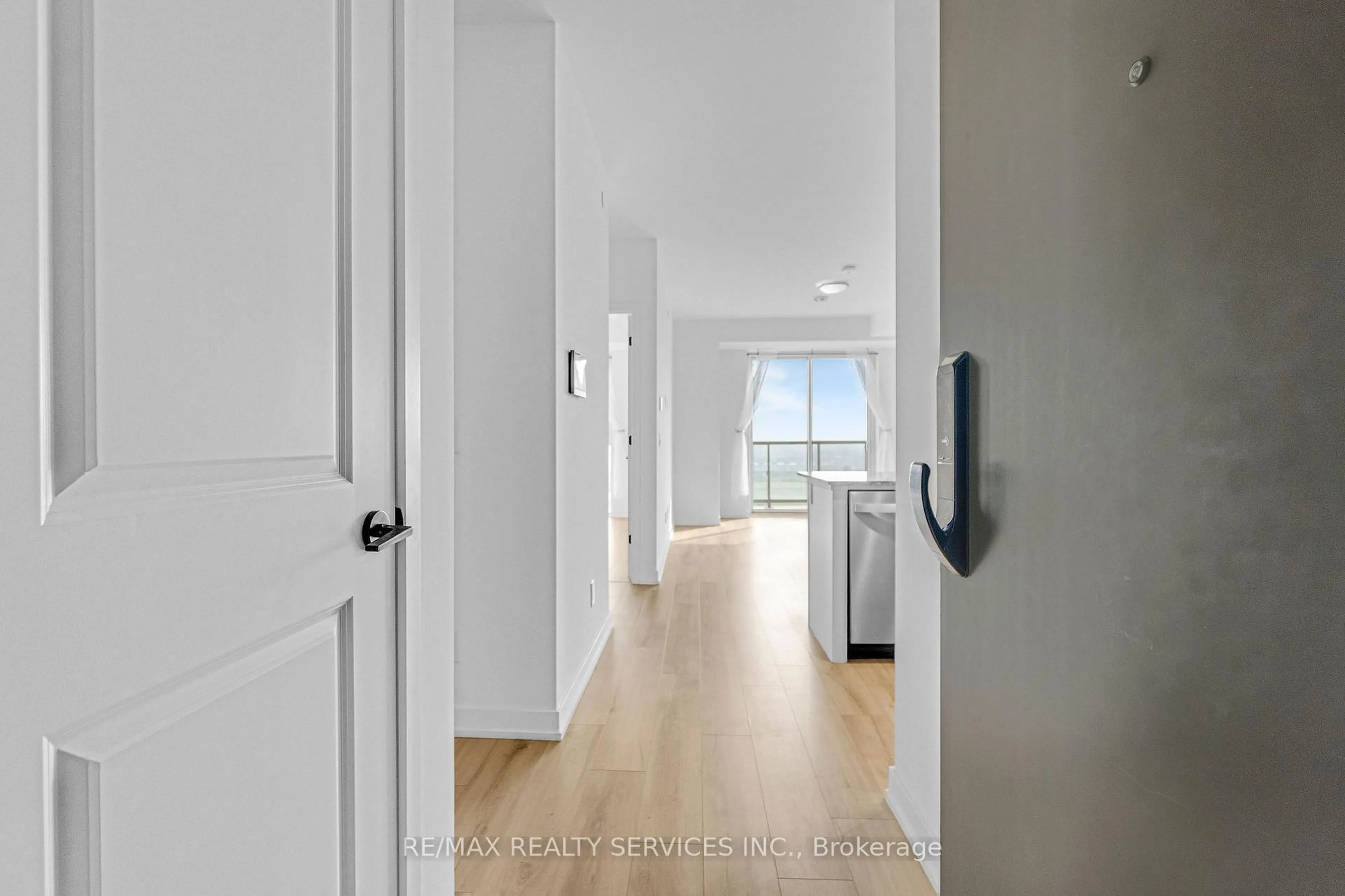 Indoor entryway for 345 Wheat Boom Dr #1206, Oakville Ontario L6H 7X4