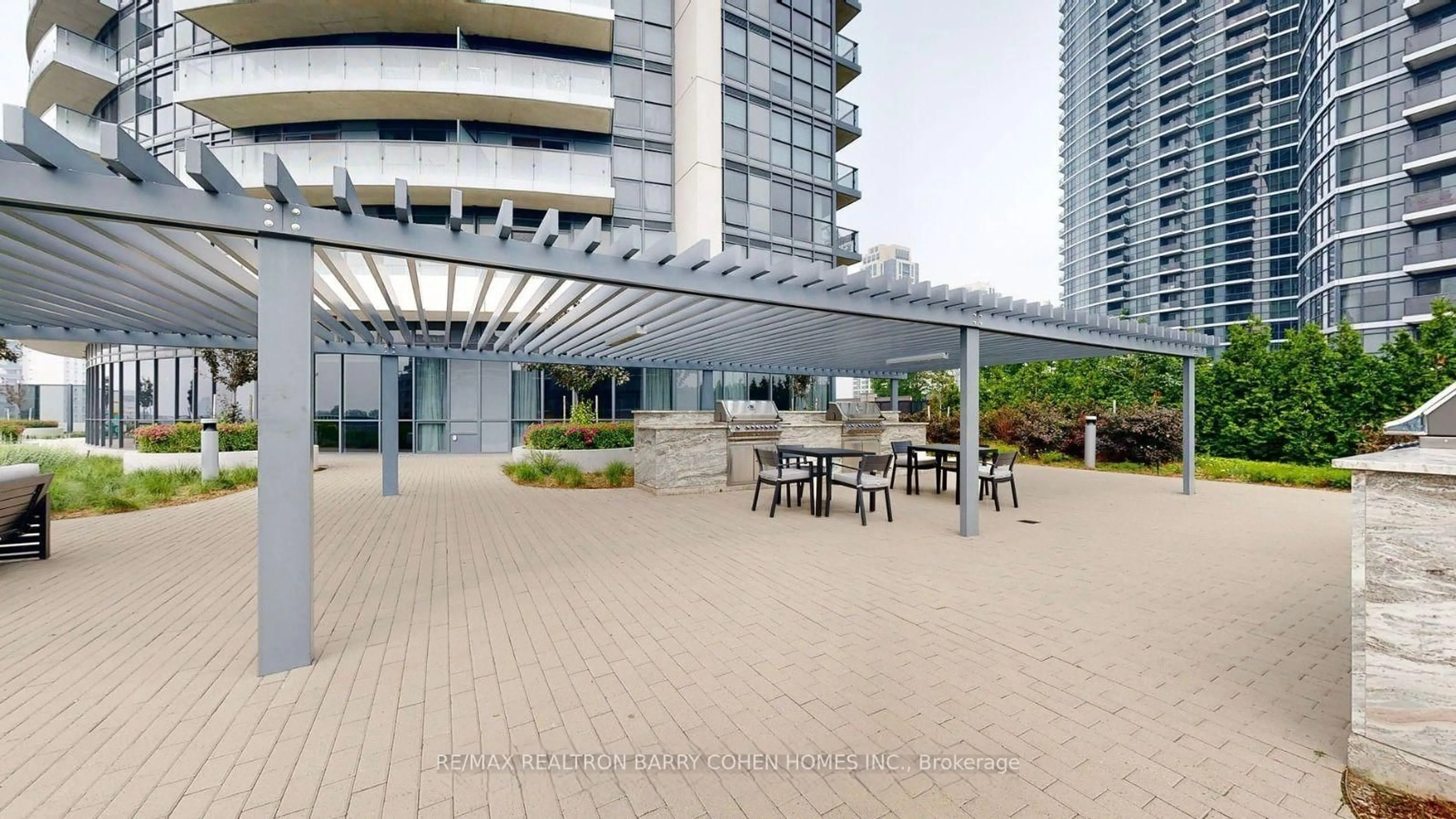 Patio, unknown for 30 Gibbs Rd #5, Toronto Ontario M9B 0E4