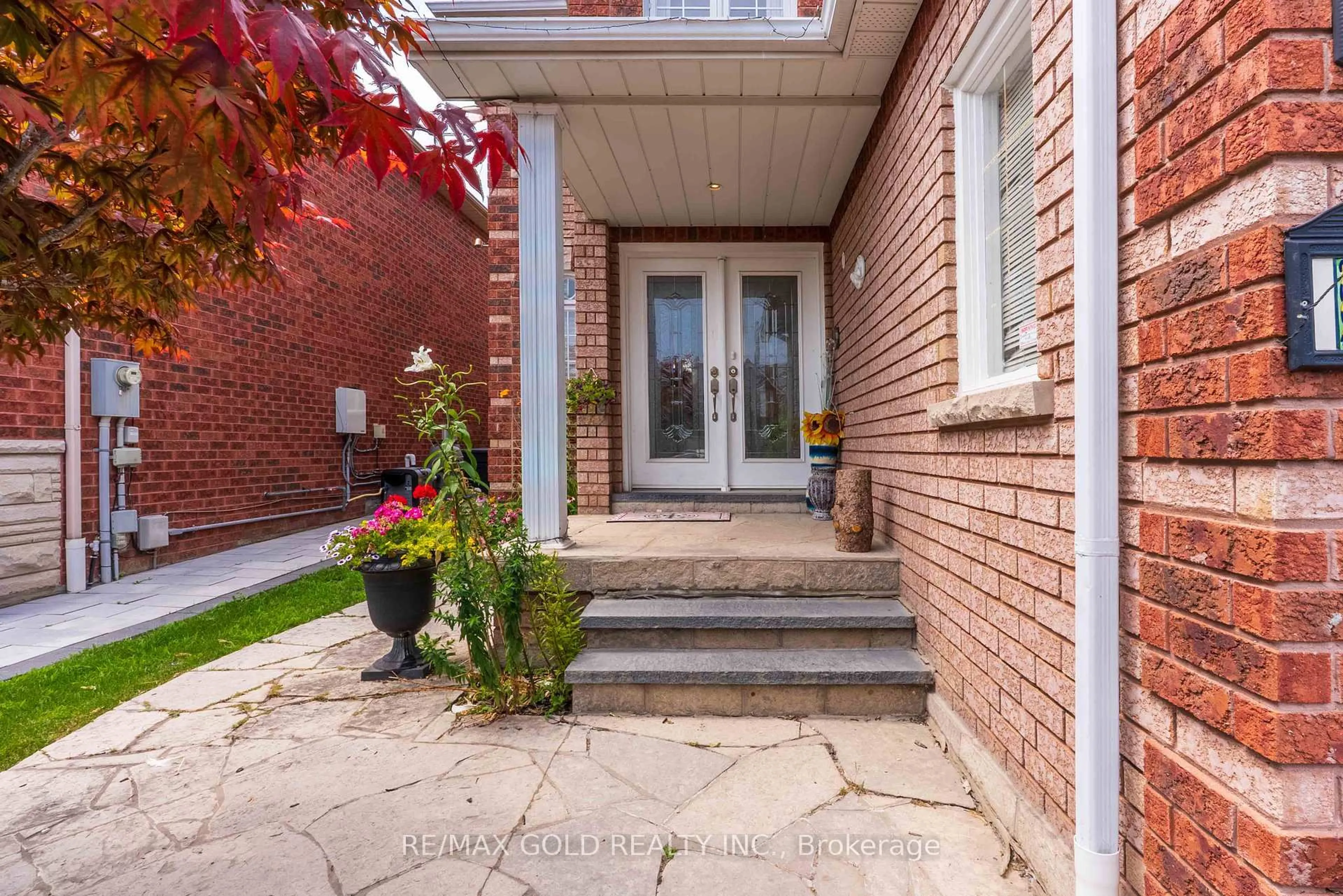 Home with brick exterior material, street for 14 Country Stroll Cres, Caledon Ontario L7E 2H3