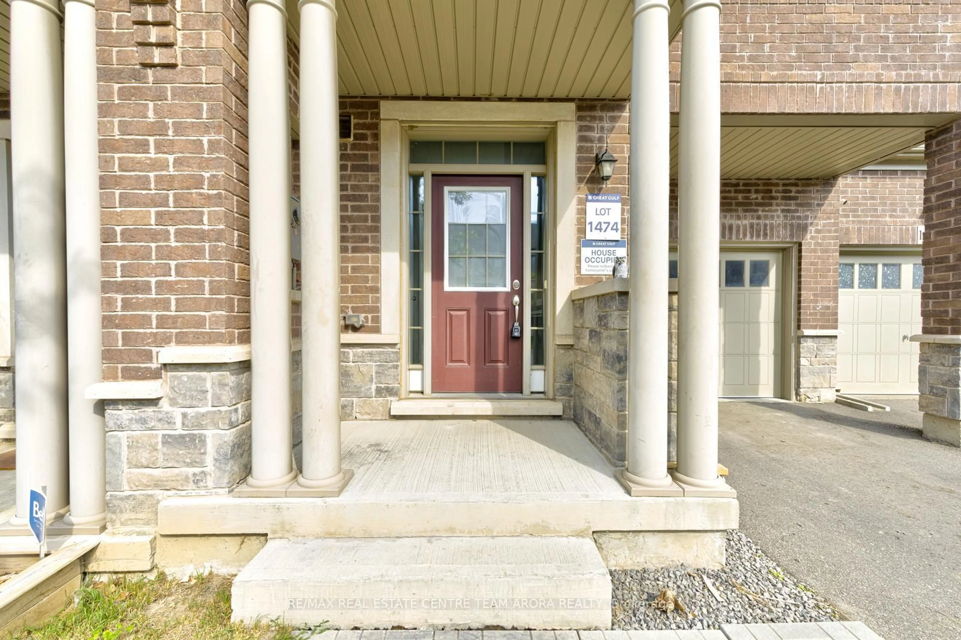 Indoor entryway for 1332 Restivo Lane, Milton Ontario L9E 1J9