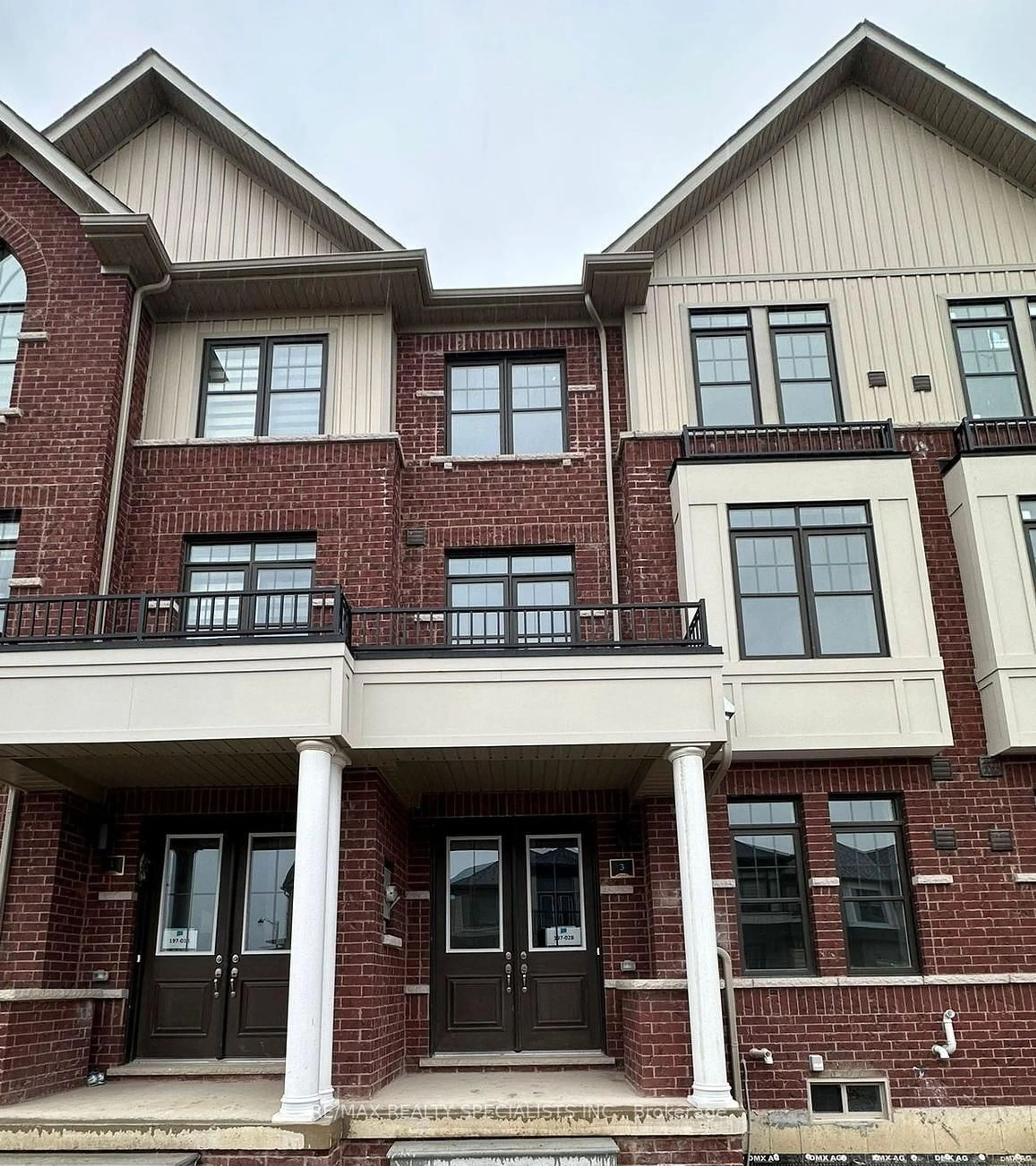 Home with brick exterior material, unknown for 3 Camino Real Dr, Caledon Ontario L7C 4L8